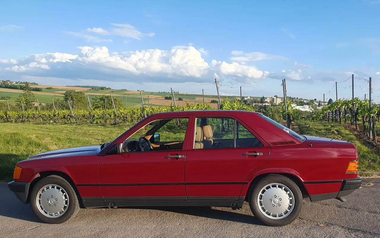 Mercedes-Benz 190, foto 2