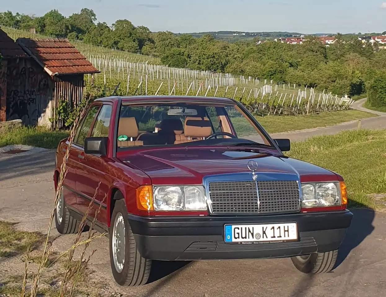 Mercedes-Benz 190, foto 1