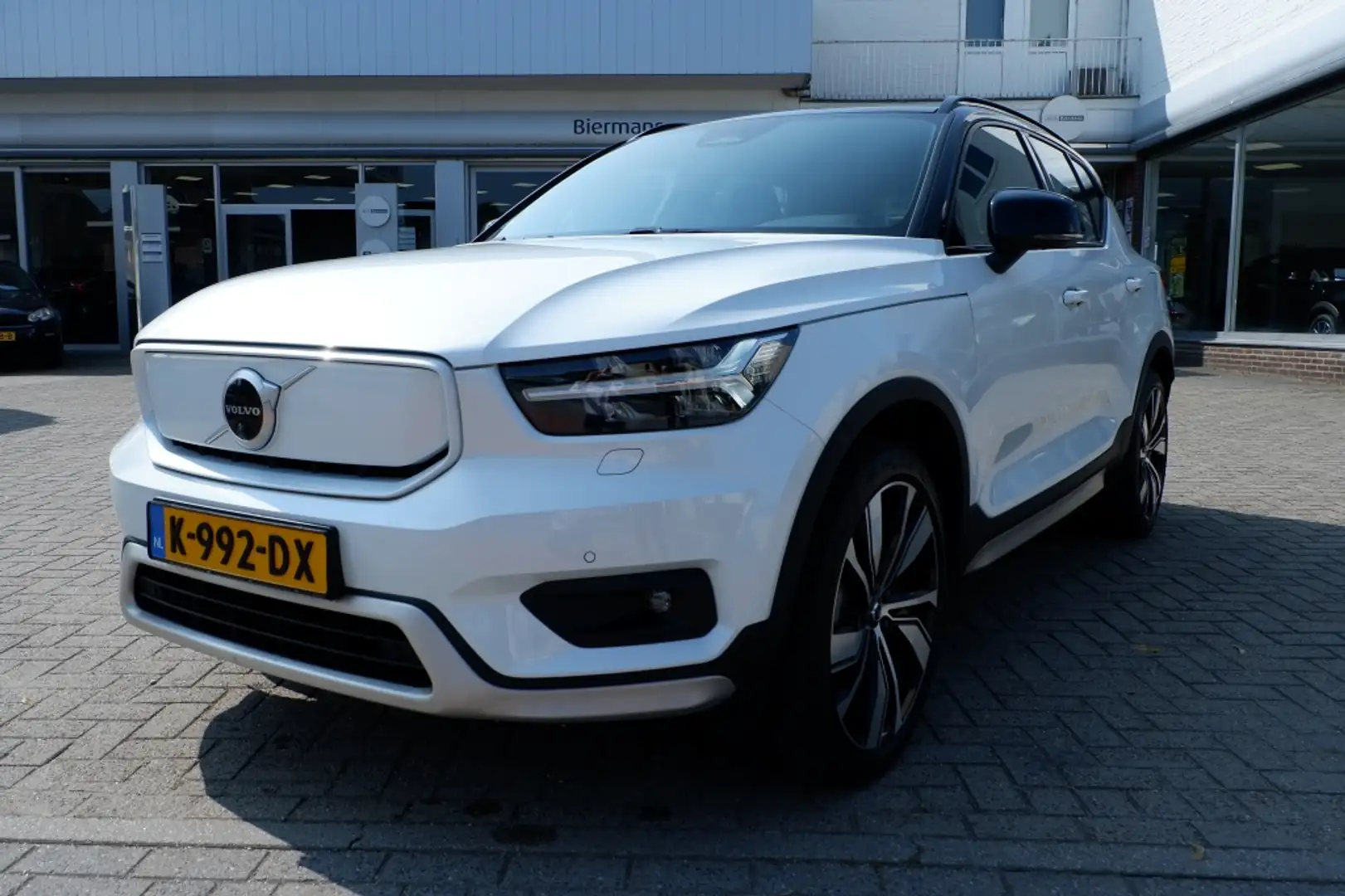 Volvo XC40 Recharge P8 AWD R-Des /Full Options/408PK/ INCL. B Wit - 2