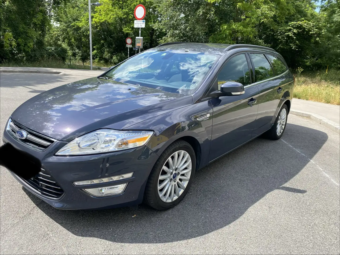 Ford Mondeo Traveller Business Plus 2,0 TDCi Aut. Blau - 1