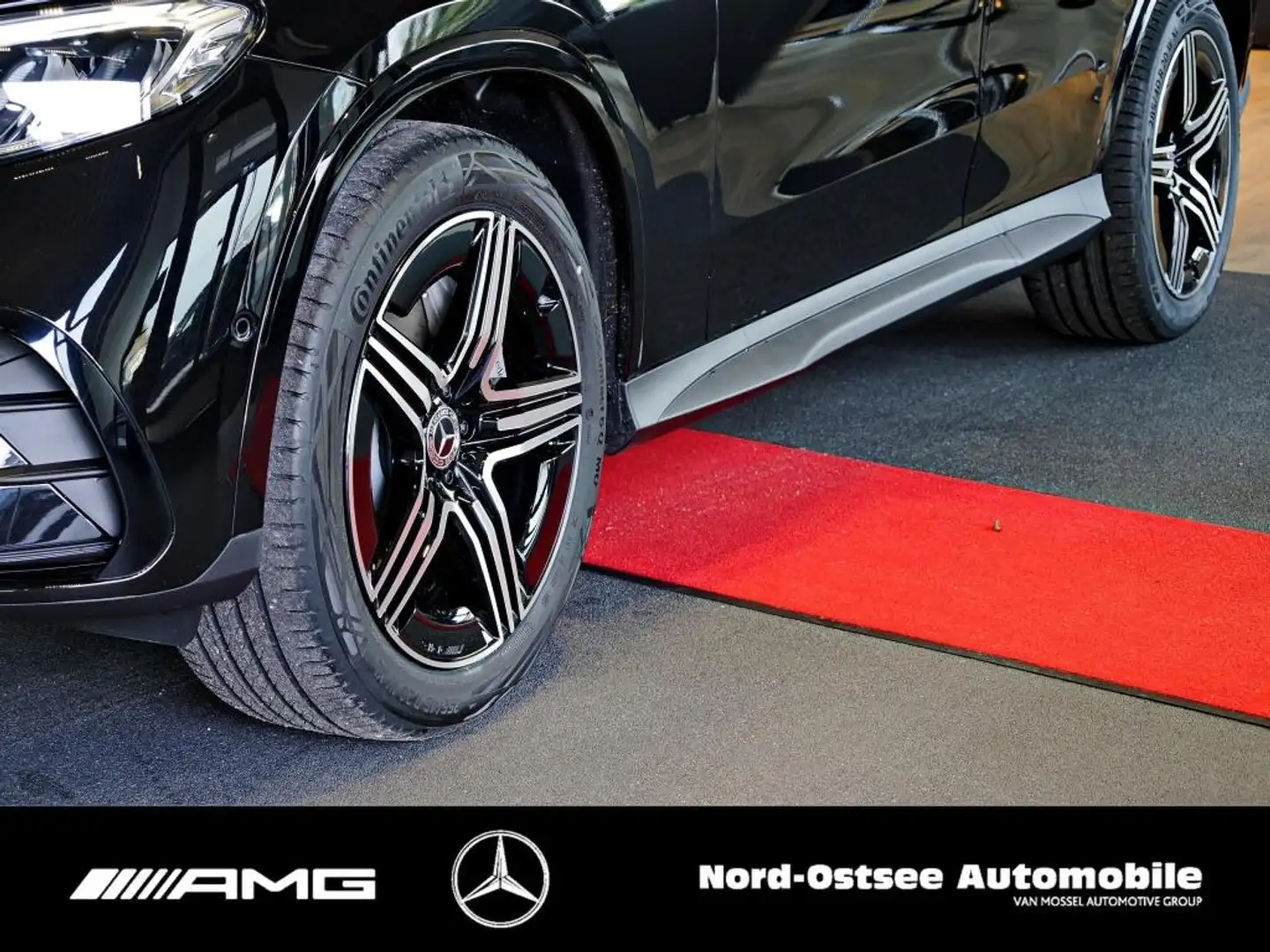 Mercedes-Benz GLC 200 4m AMG PANO AHK DISTRONIC MEMORY 20-ZOLL Schwarz - 2