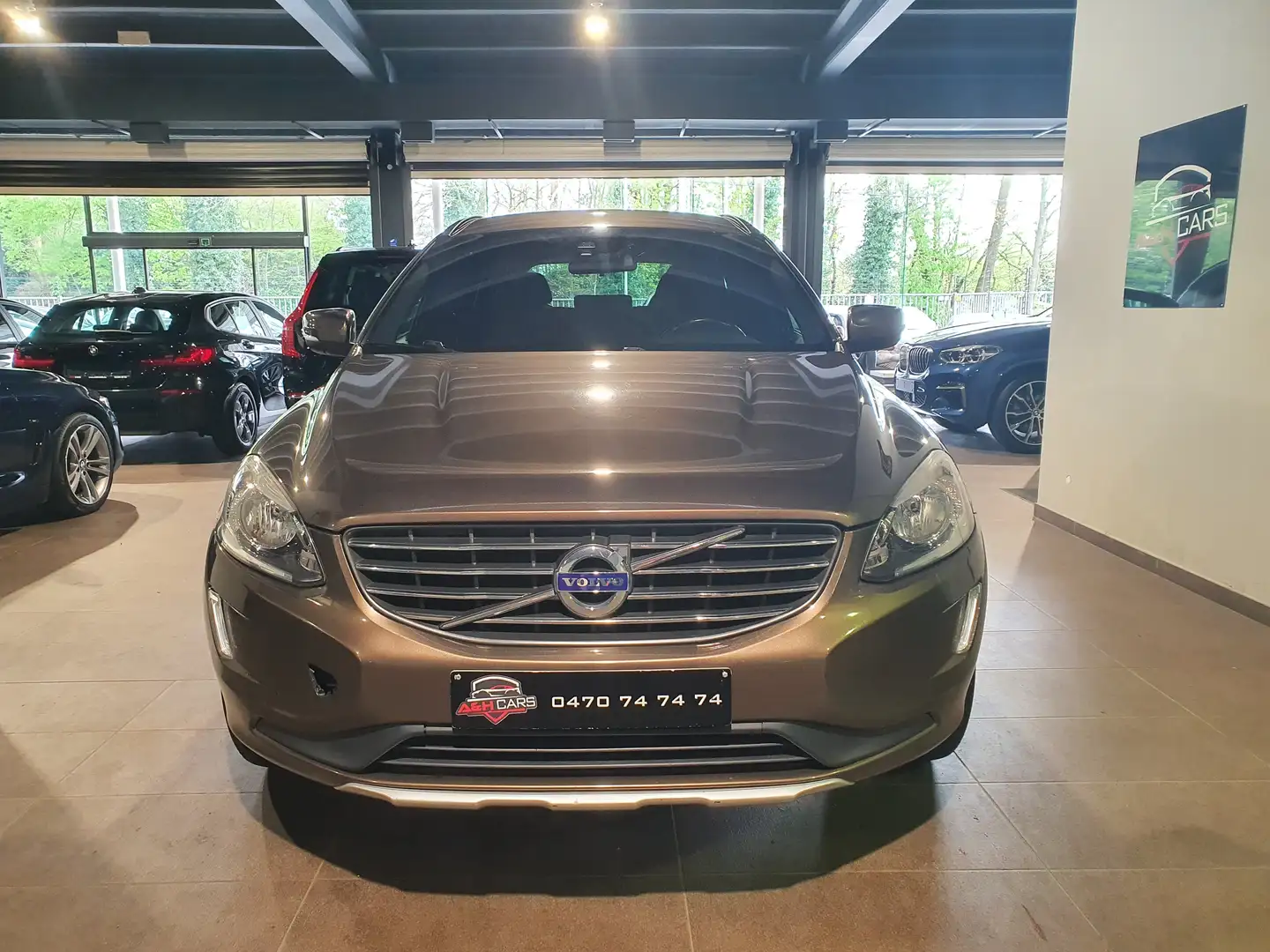 Volvo XC60 2.0 D3 Kinetic Brun - 2