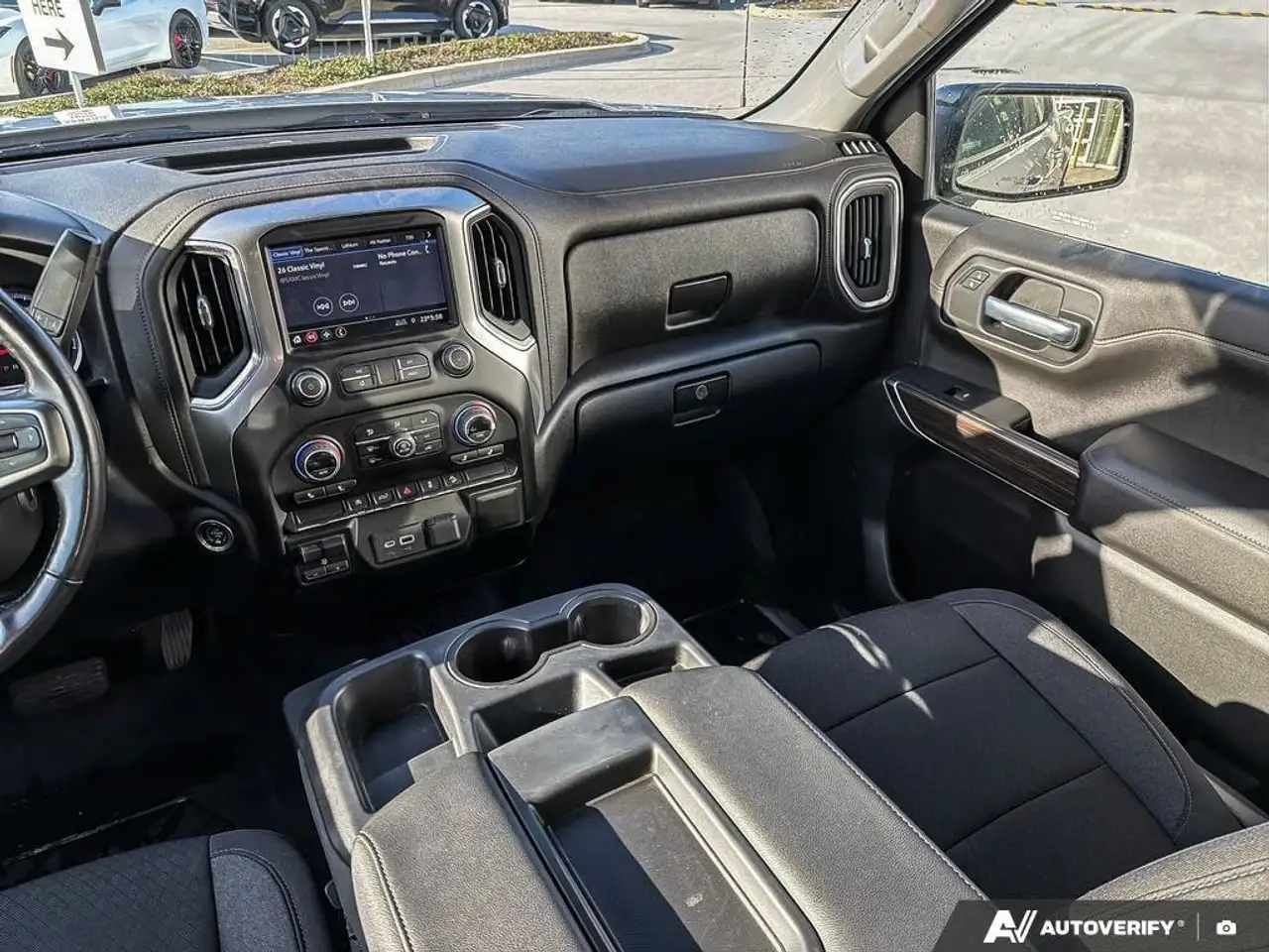 Chevrolet Silverado 1500 снимка Chevrolet Silverado 1500