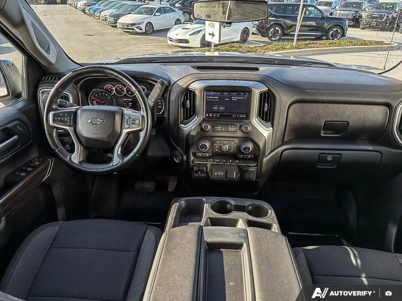 Chevrolet Silverado 1500 снимка Chevrolet Silverado 1500