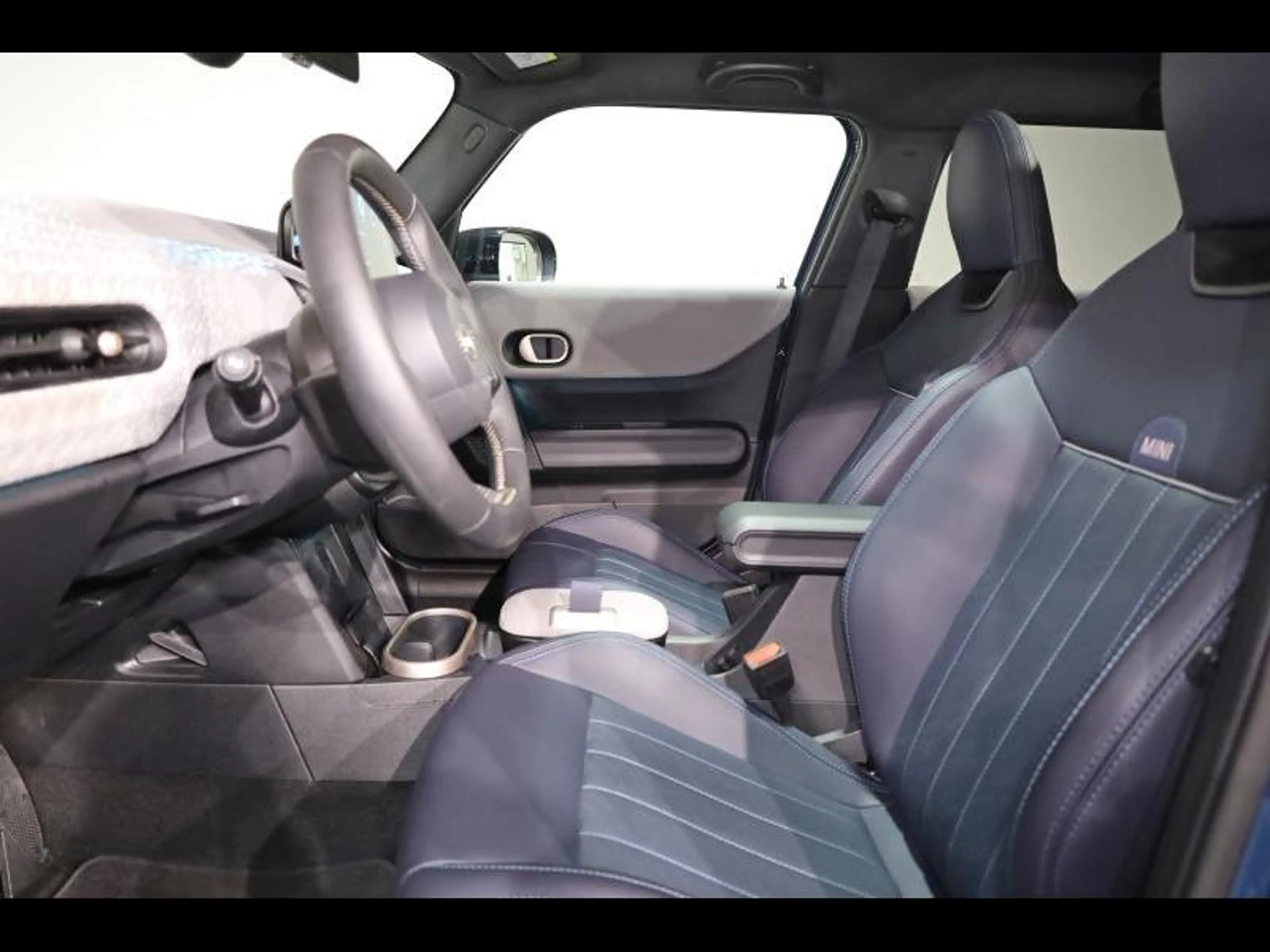 MINI Cooper C 5 portes — photo 9