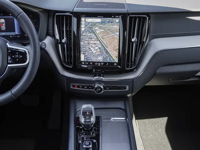 Volvo XC60 view 13