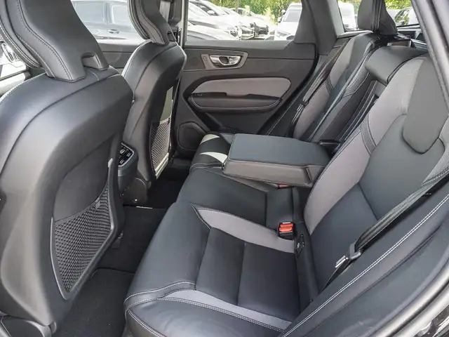 Volvo XC60 view 18