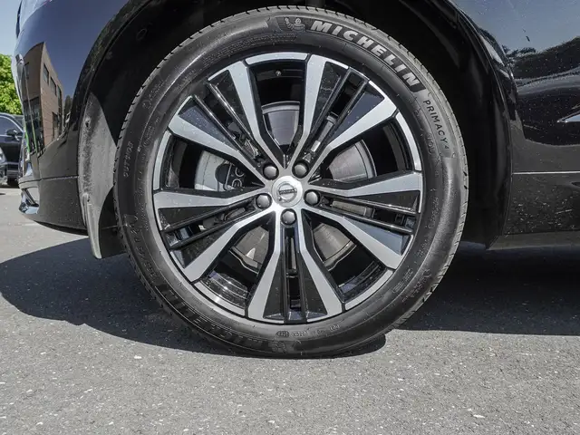 Volvo XC60 view 7