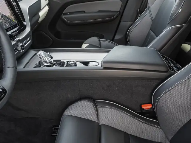 Volvo XC60 view 16