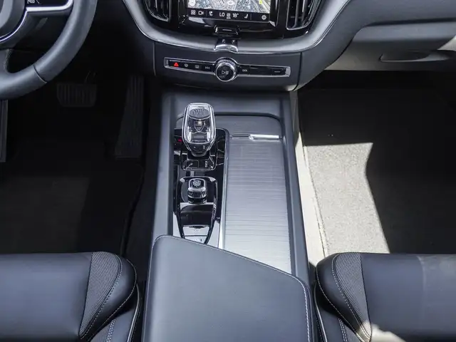 Volvo XC60 view 15
