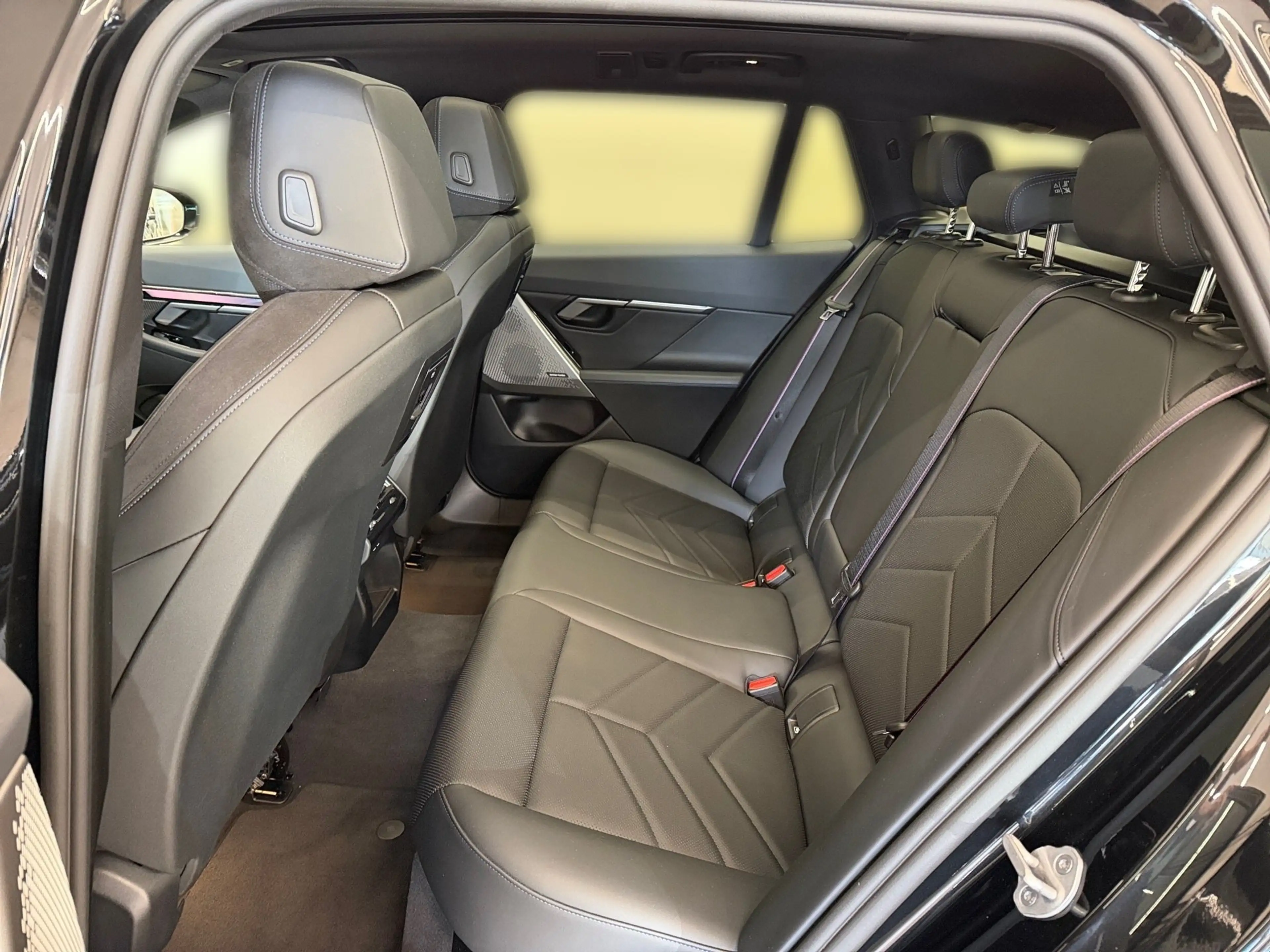 BMW i5 eDrive40 — photo 7