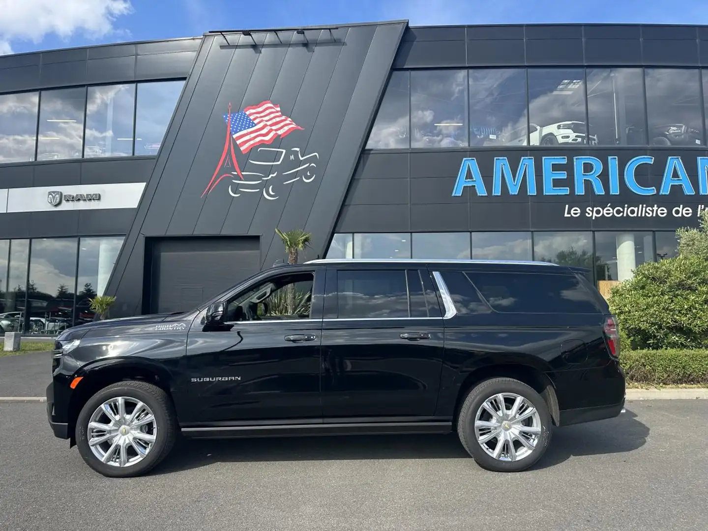 Chevrolet Suburban HIGH COUNTRY 4x4 - 6.2L V8 Negru - 2