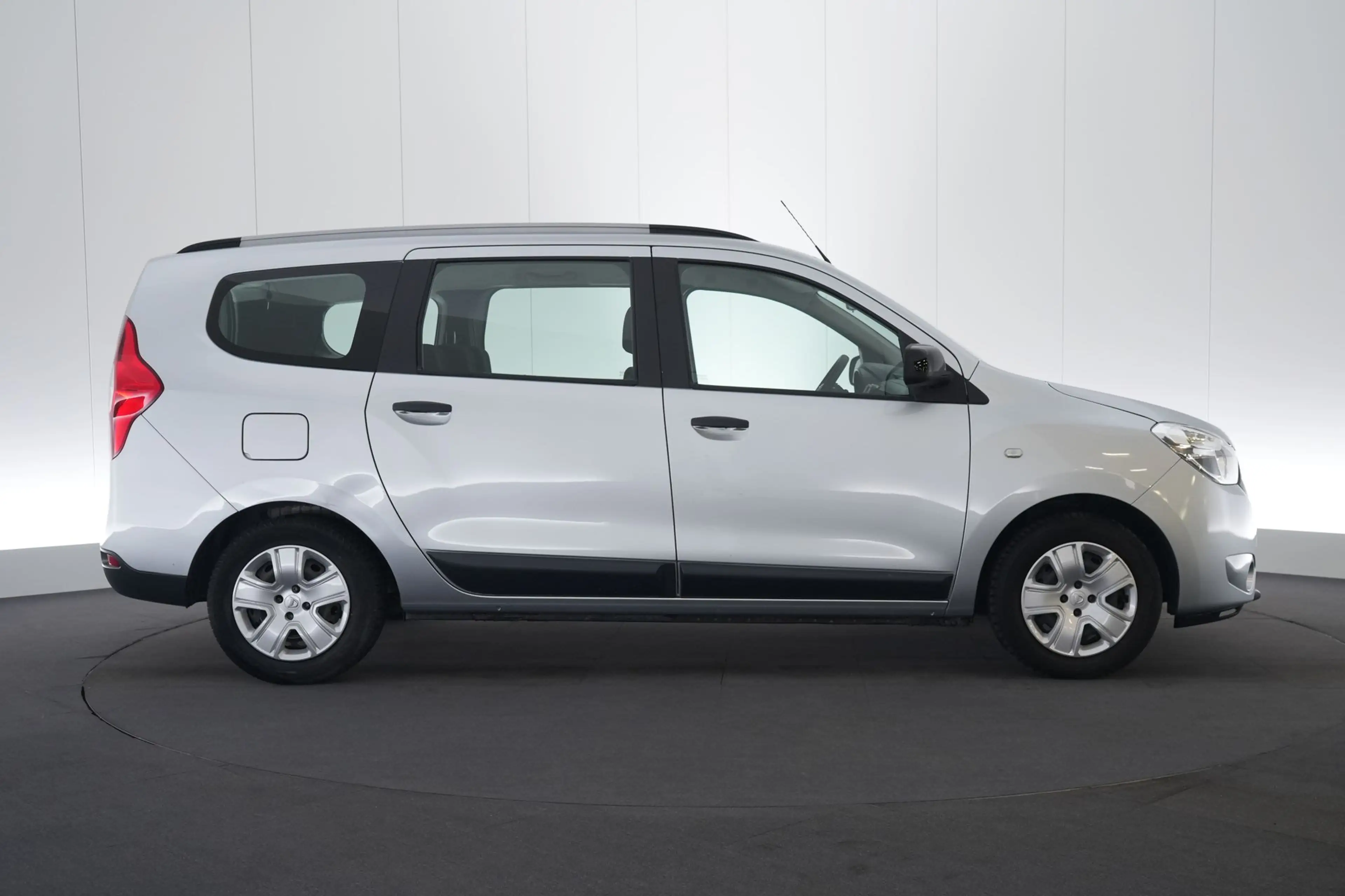 Dacia Lodgy 1.3 TCe Comfort PDC Cruise Ctrl — photo 5