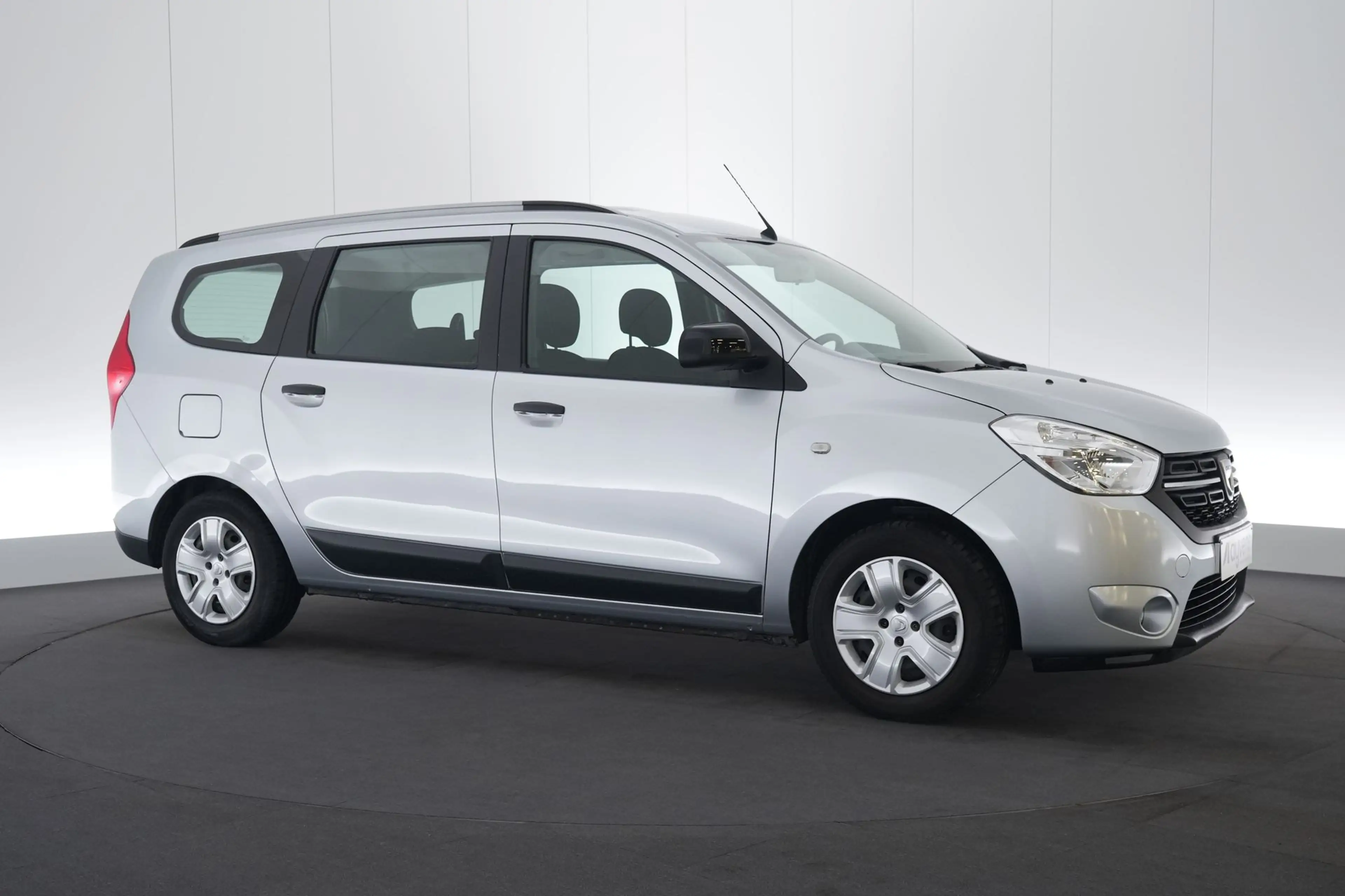 Dacia Lodgy 1.3 TCe Comfort PDC Cruise Ctrl — photo 4