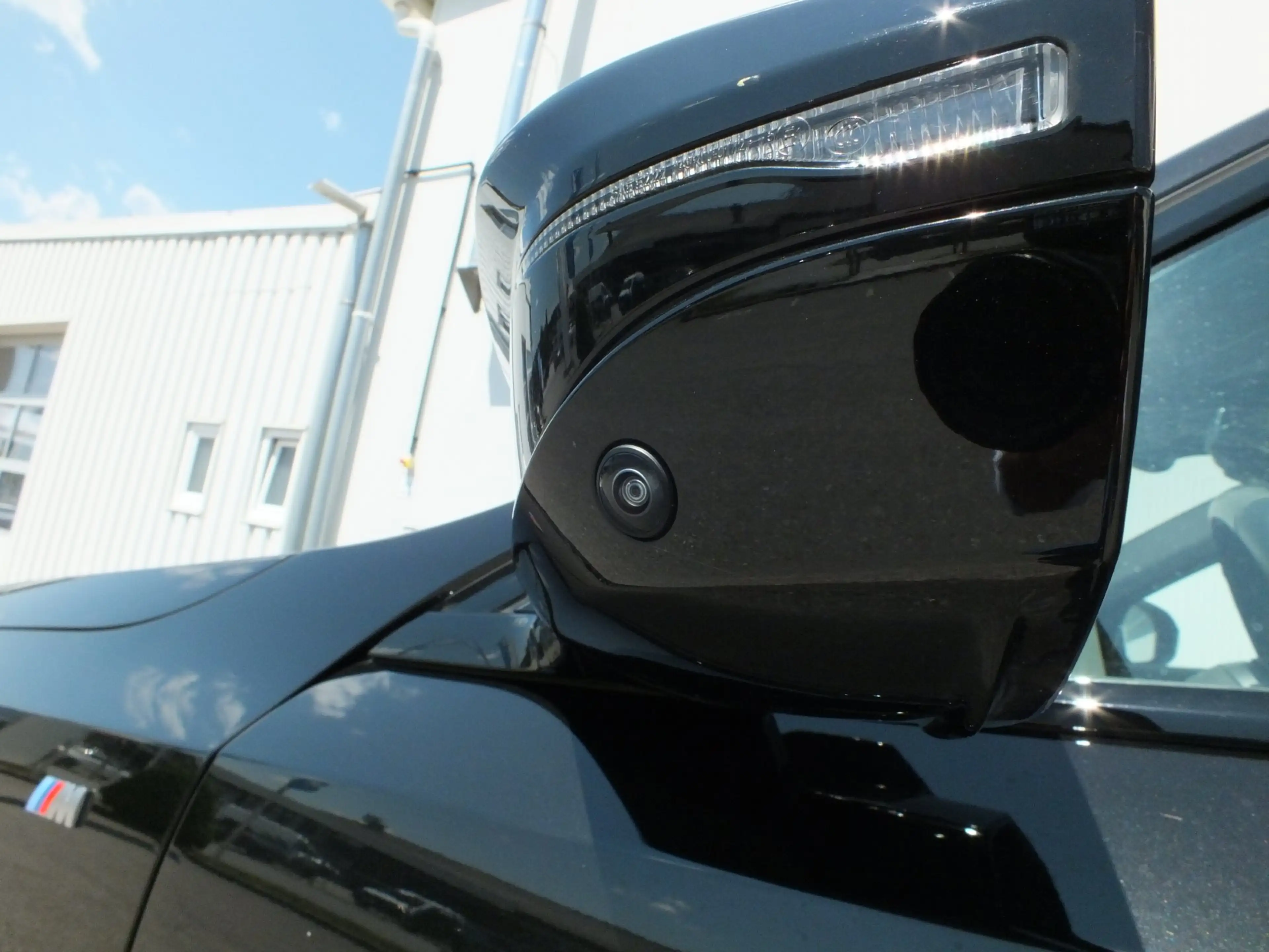 BMW i5 M60 xDrive — photo 11