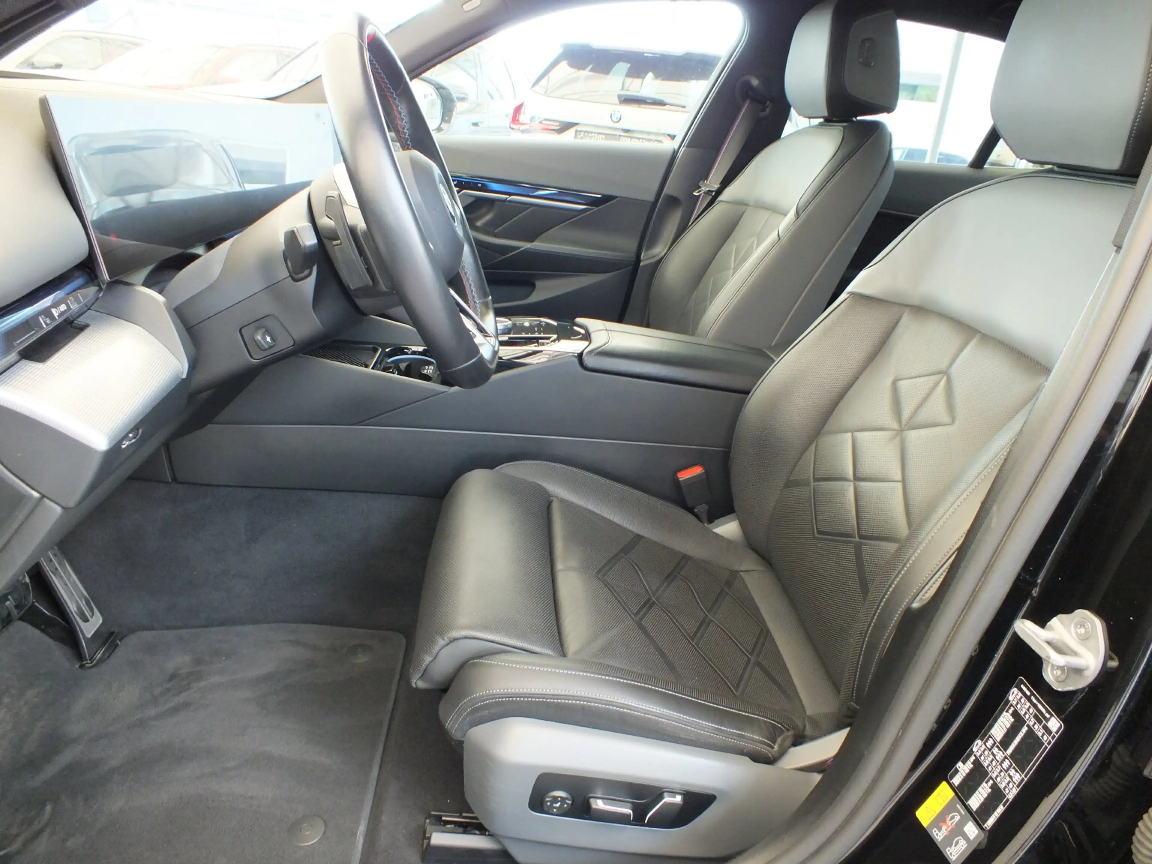 BMW i5 M60 xDrive — photo 15