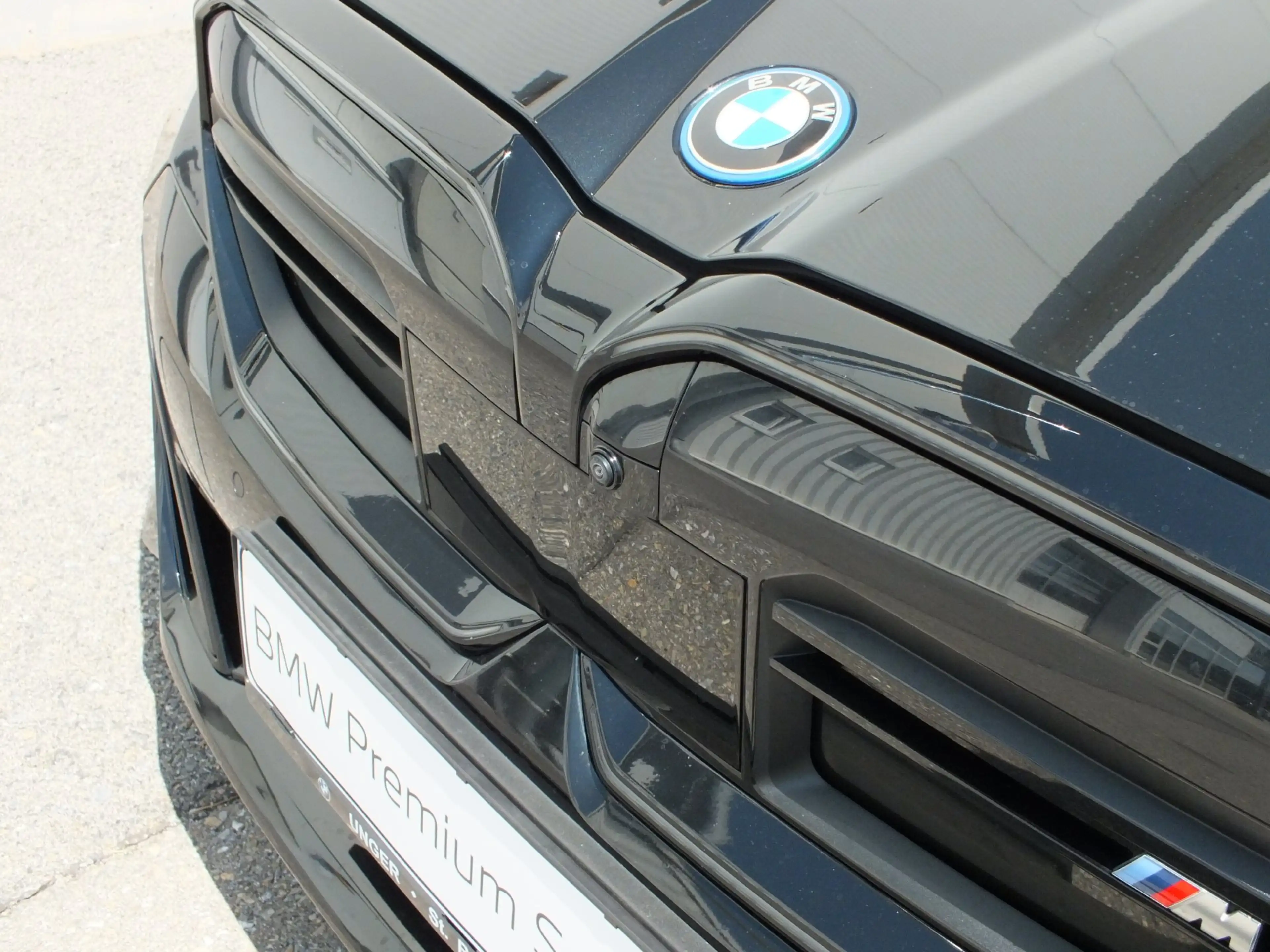BMW i5 M60 xDrive — photo 10