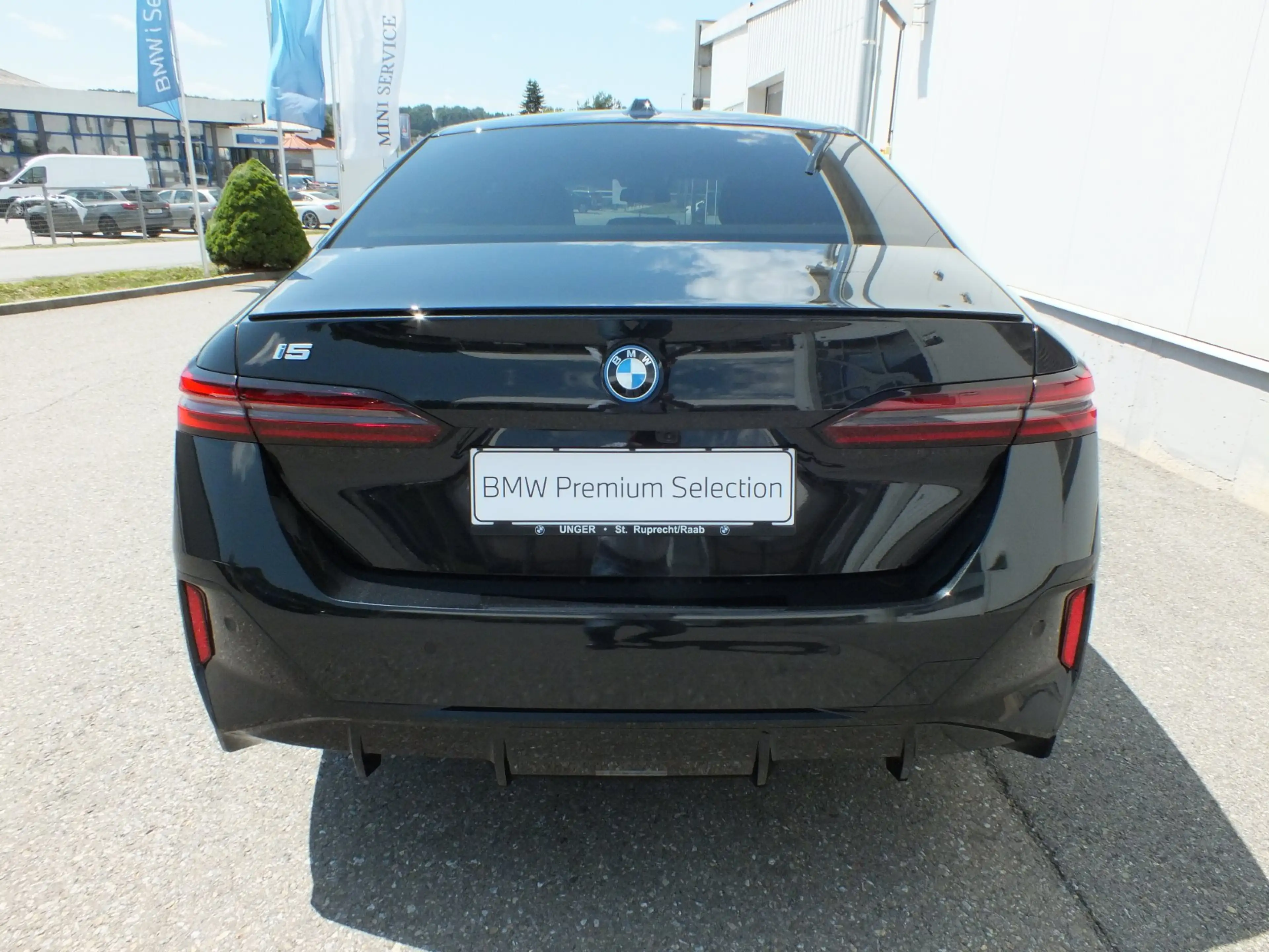 BMW i5 M60 xDrive — photo 6