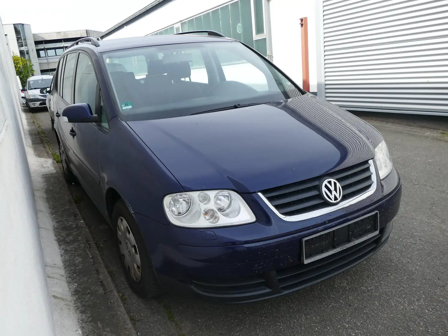 Volkswagen Touran 1.9 TDI AHK Tempomat Isofix Radio HU/AU 05/2025 Blau - 2