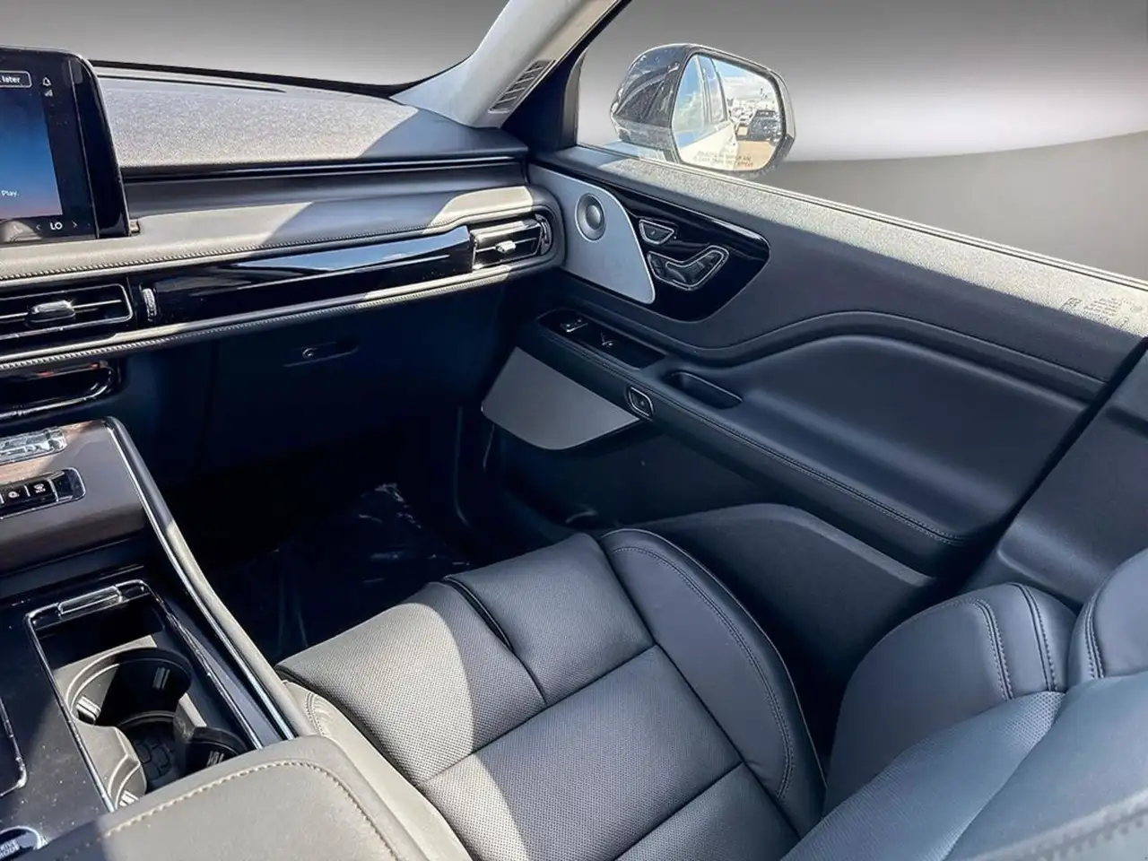 Lincoln Aviator снимка Lincoln Aviator