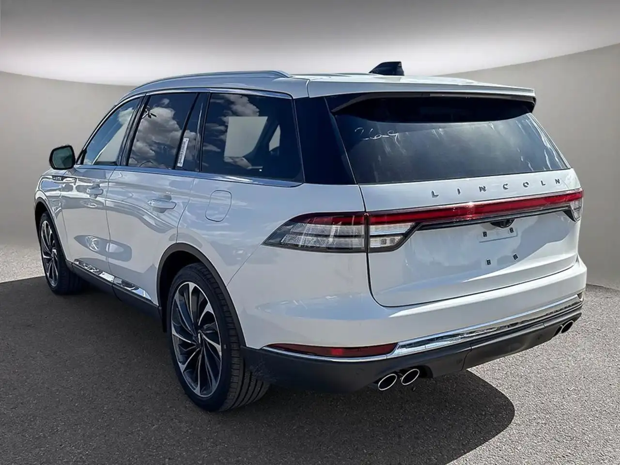 Lincoln Aviator снимка Lincoln Aviator