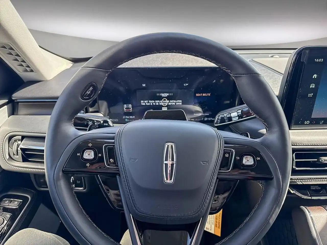 Lincoln Aviator снимка Lincoln Aviator
