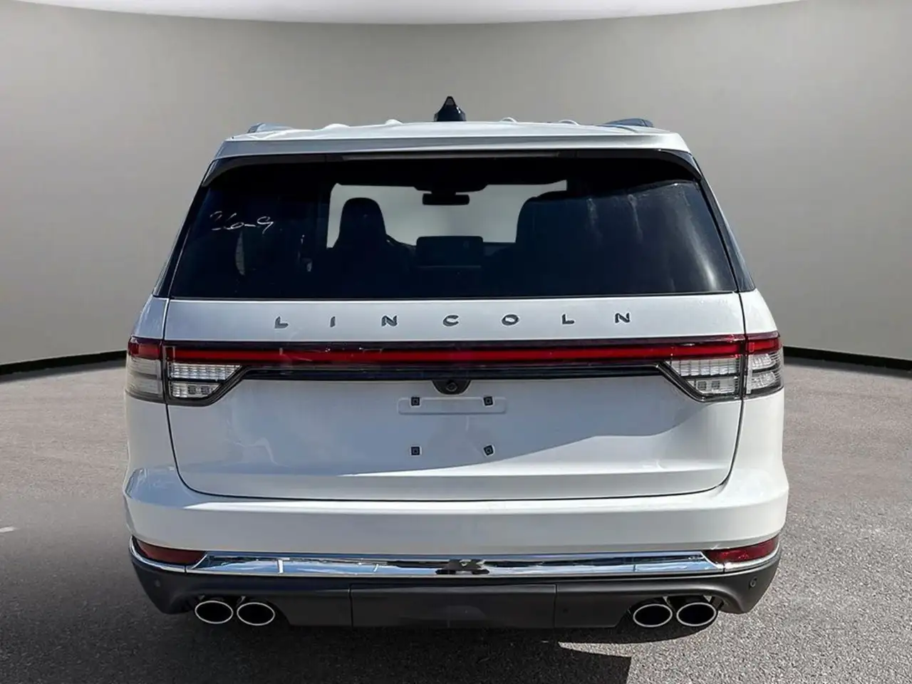 Lincoln Aviator снимка Lincoln Aviator