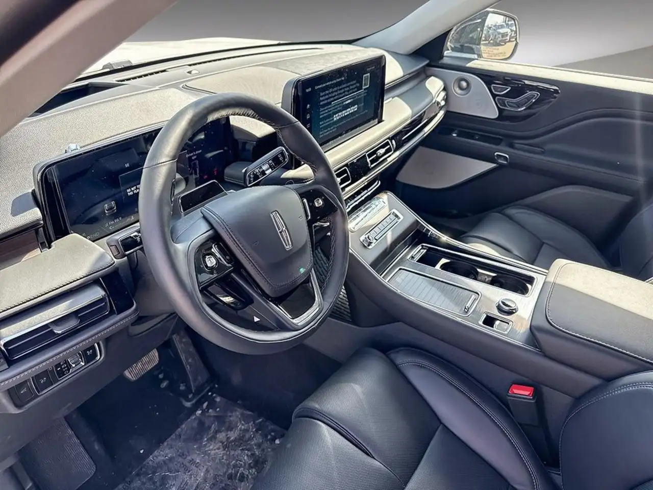 Lincoln Aviator снимка Lincoln Aviator