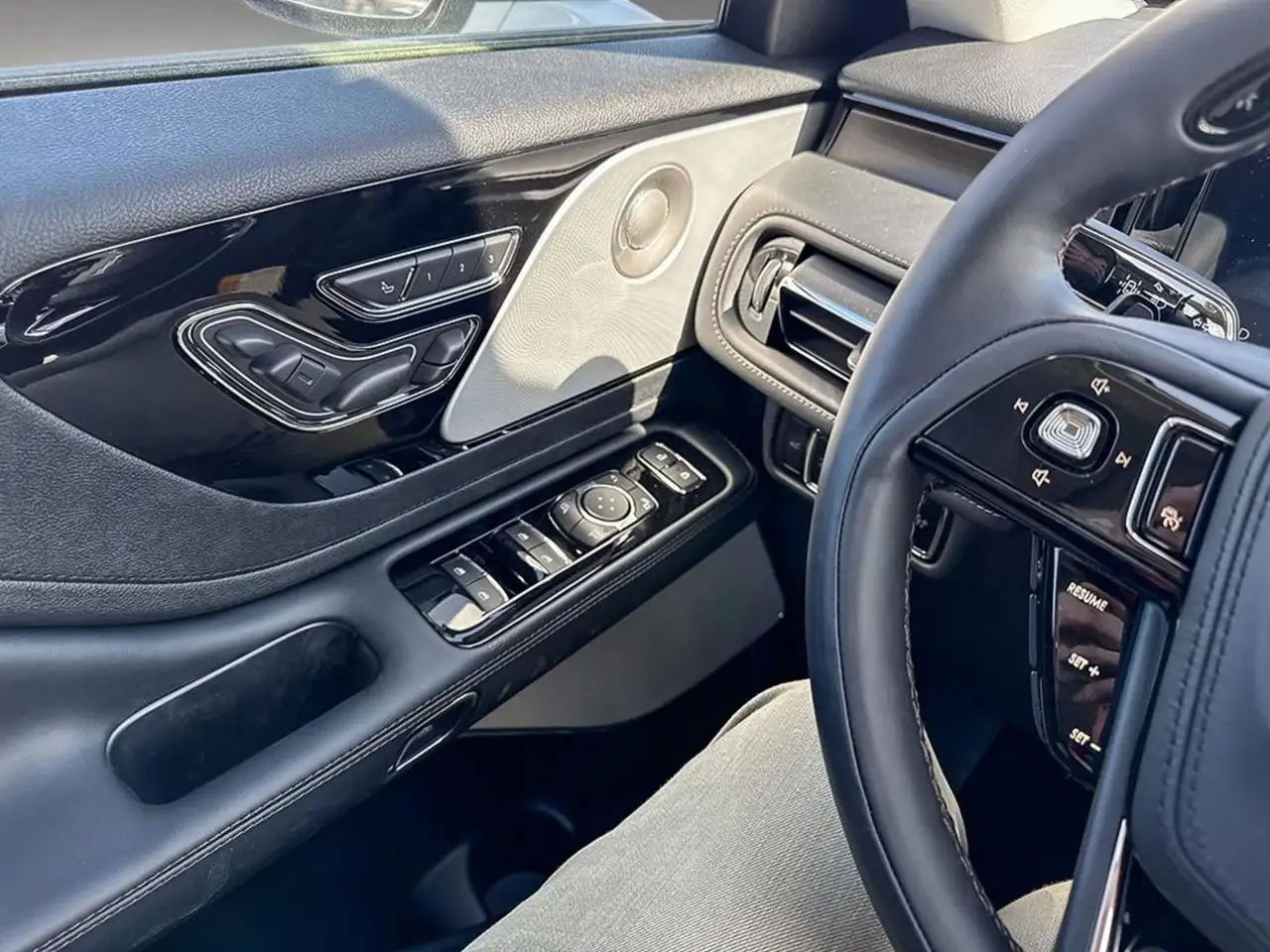 Lincoln Aviator снимка Lincoln Aviator