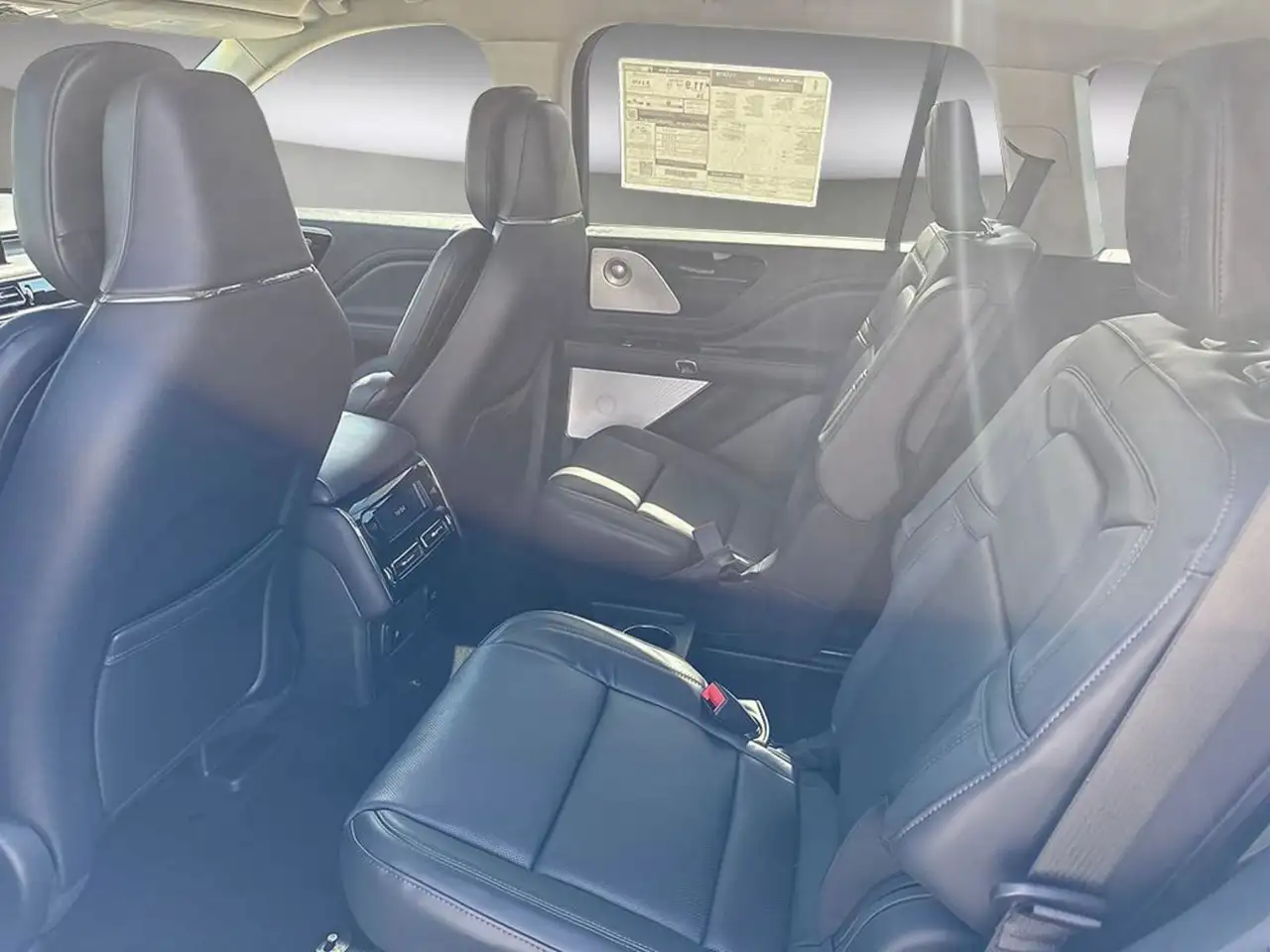 Lincoln Aviator снимка Lincoln Aviator