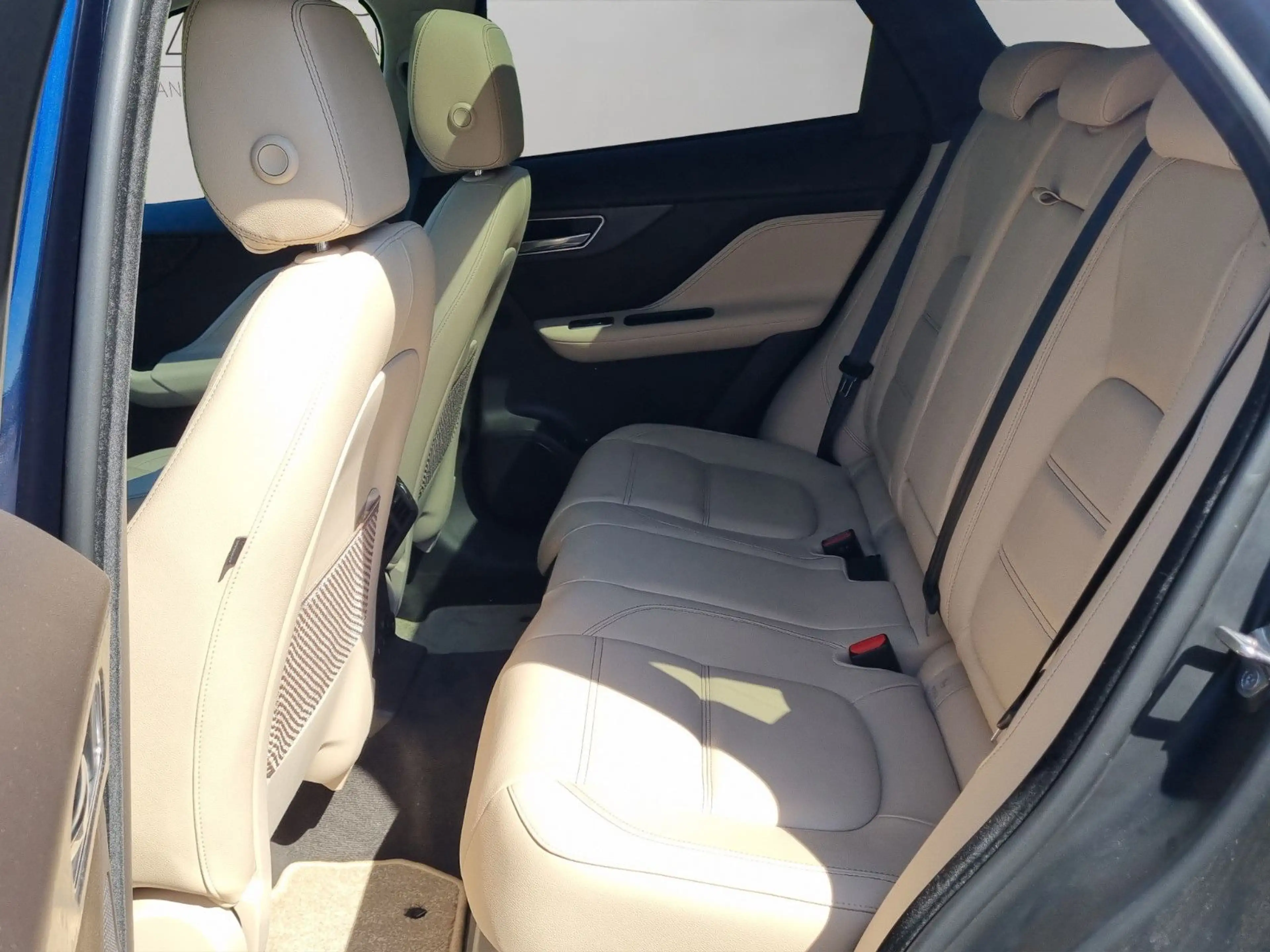 Jaguar F-Pace F-PACE 25t AWD BLAU/GRAU PANO/CONNECT PRO — photo 15