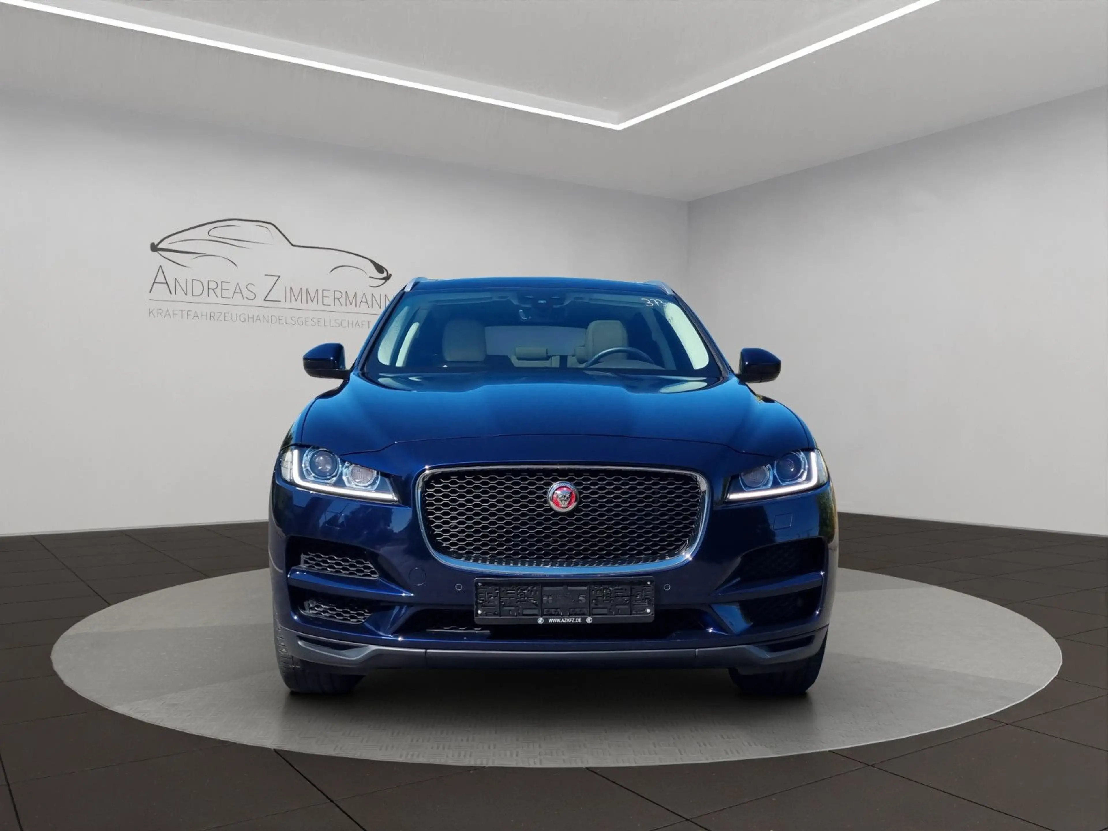 Jaguar F-Pace F-PACE 25t AWD BLAU/GRAU PANO/CONNECT PRO — photo 8