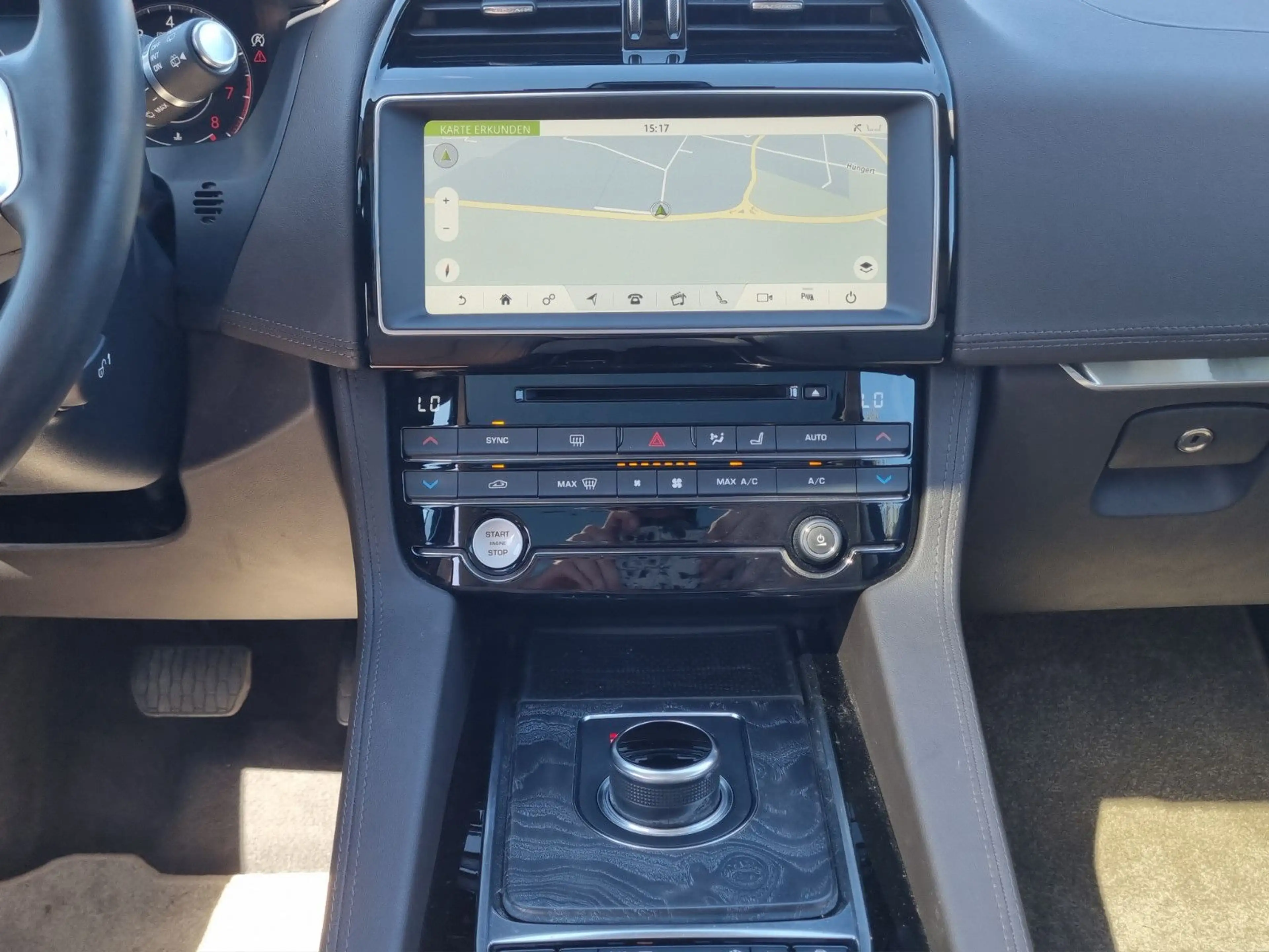 Jaguar F-Pace F-PACE 25t AWD BLAU/GRAU PANO/CONNECT PRO — photo 12