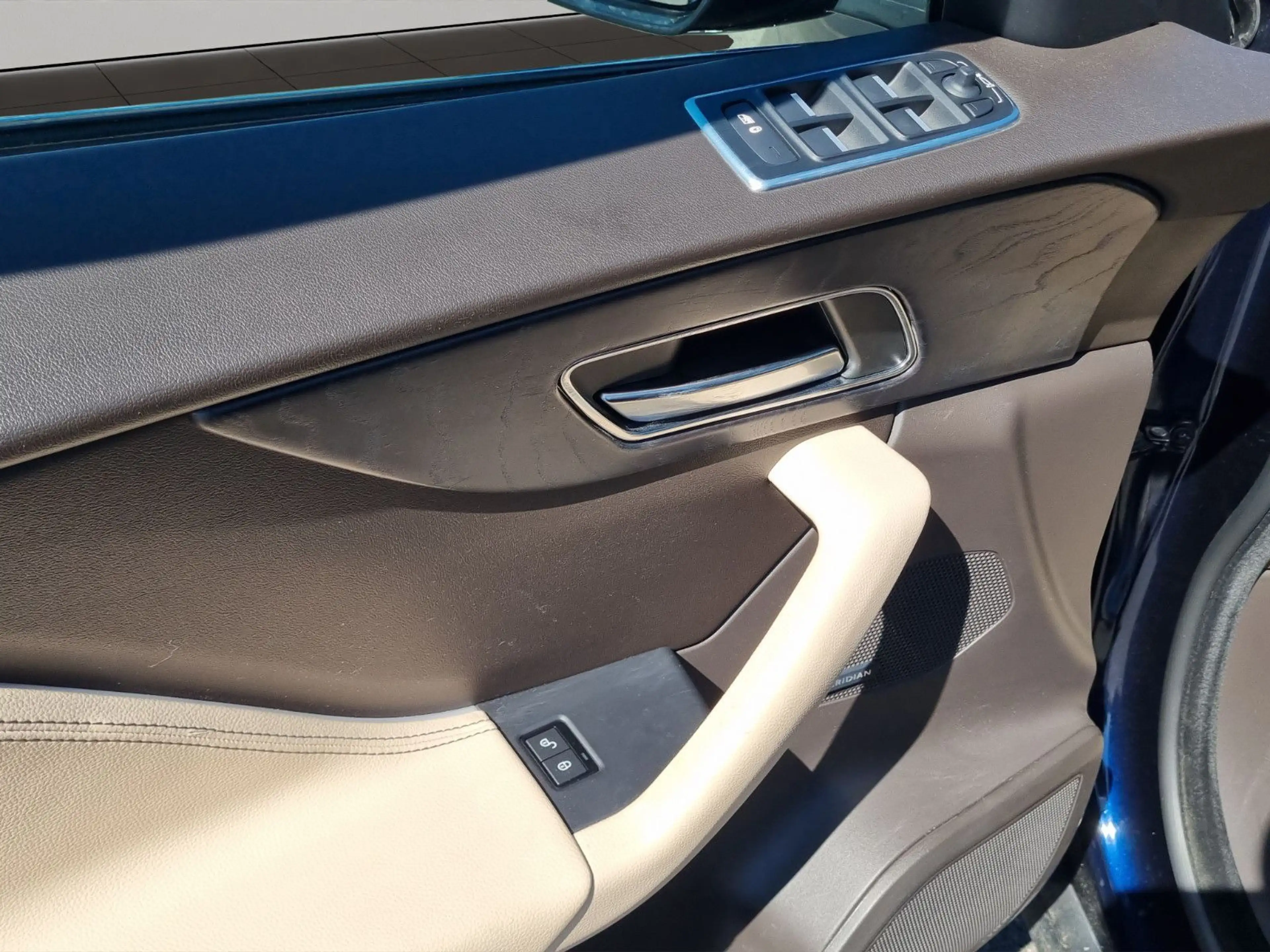 Jaguar F-Pace F-PACE 25t AWD BLAU/GRAU PANO/CONNECT PRO — photo 14