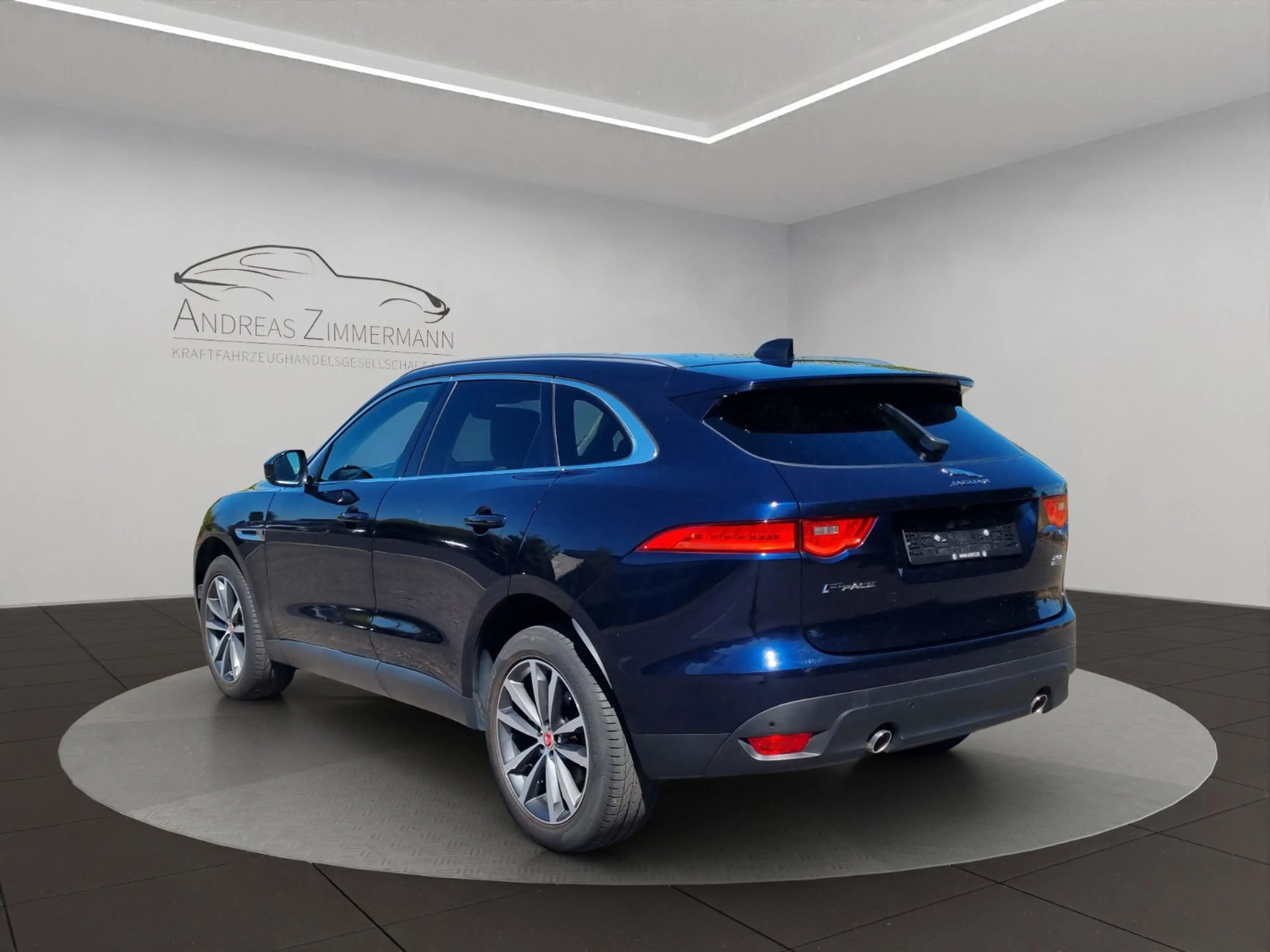 Jaguar F-Pace F-PACE 25t AWD BLAU/GRAU PANO/CONNECT PRO — photo 6