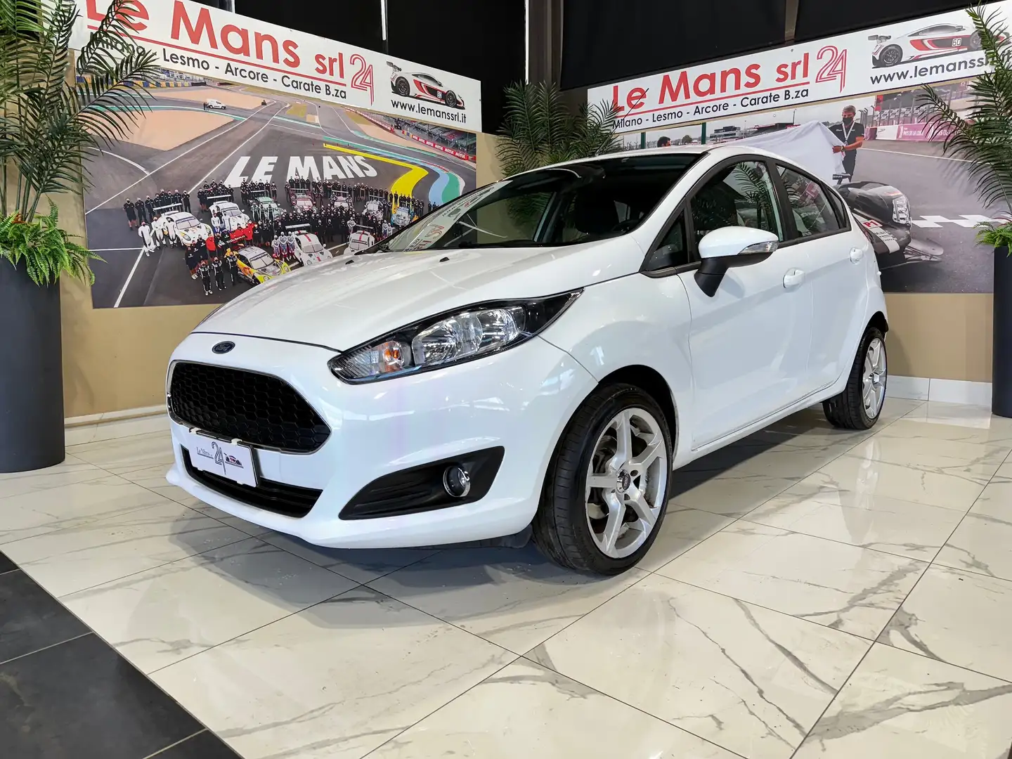 Ford Fiesta 5p 1.4 Titanium Gpl 95cv *Neopatentati* Bianco - 1