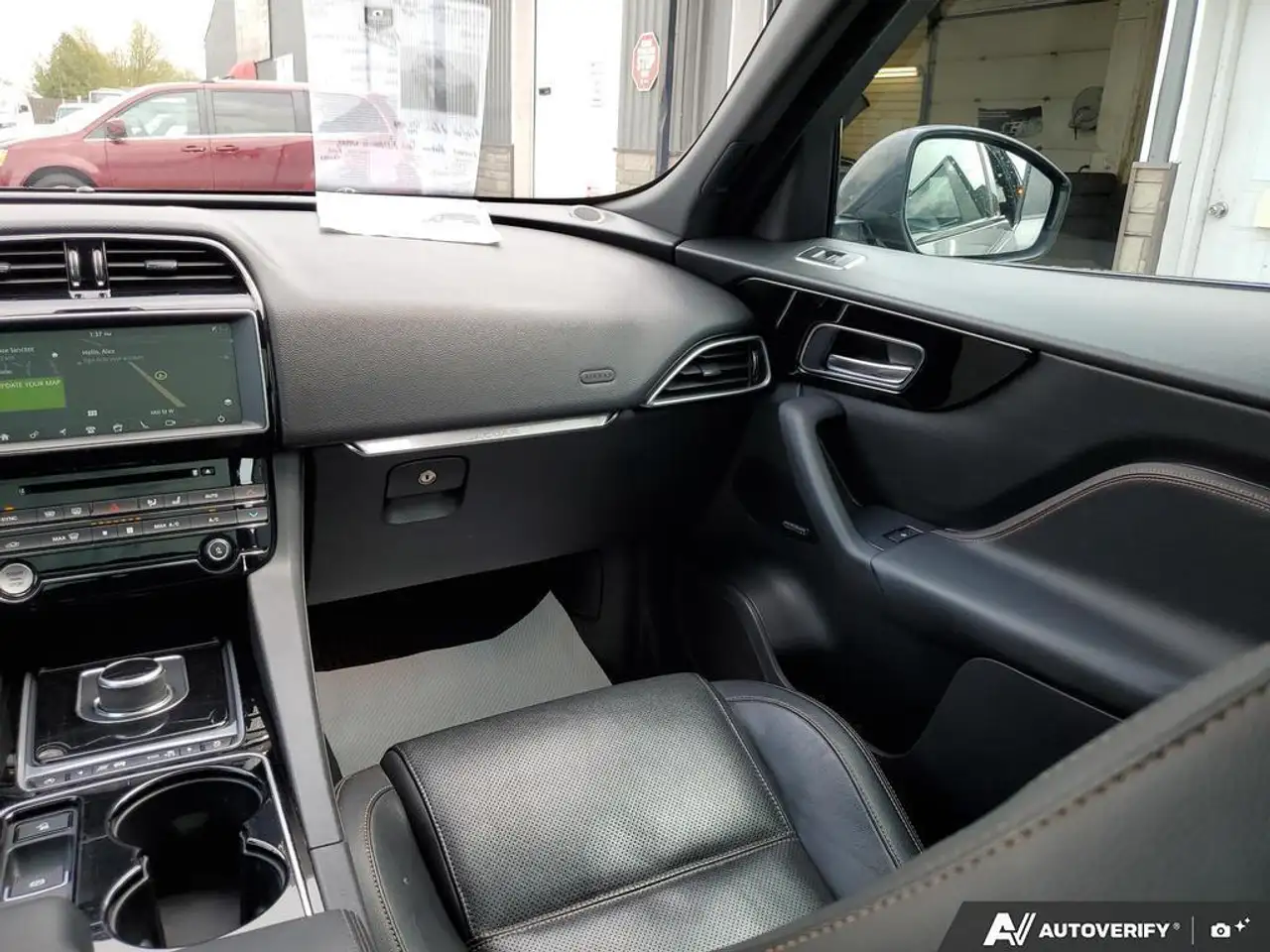 Jaguar F-Pace снимка Jaguar F-Pace