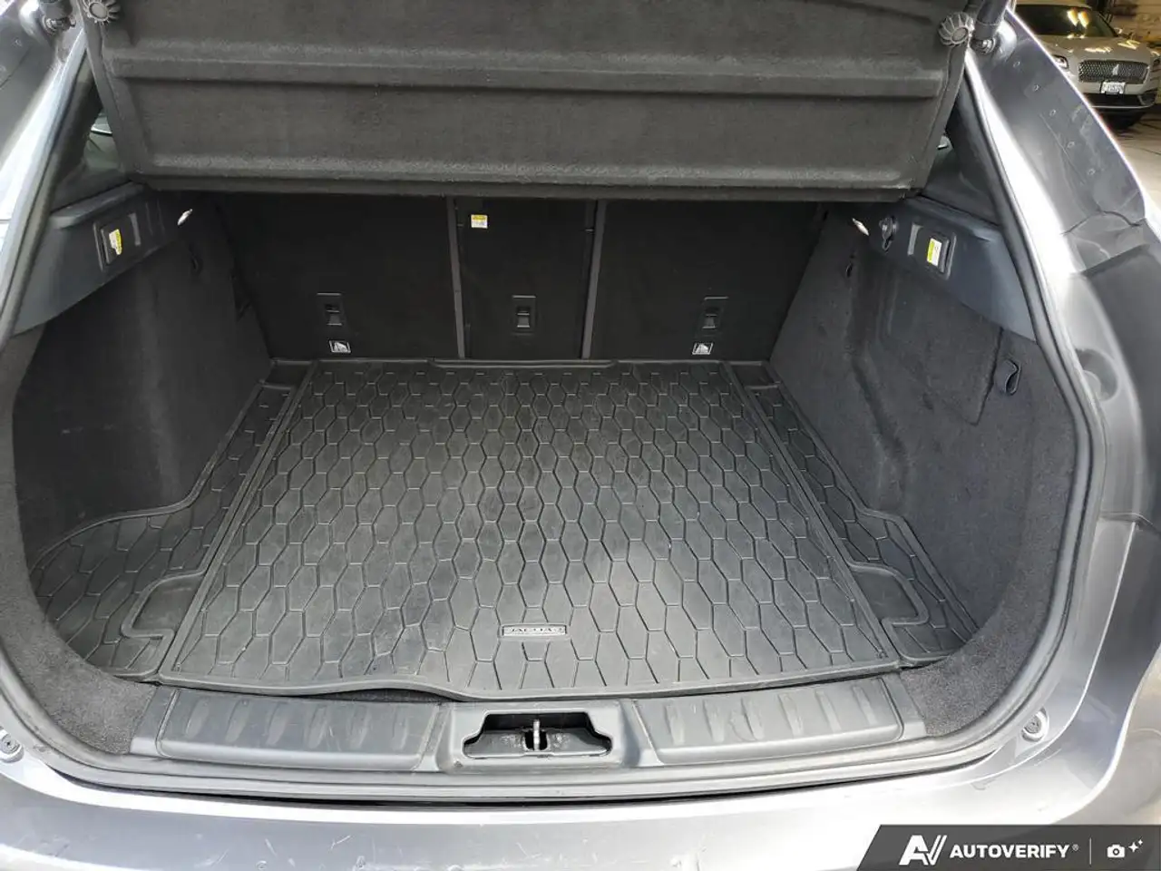 Jaguar F-Pace снимка Jaguar F-Pace