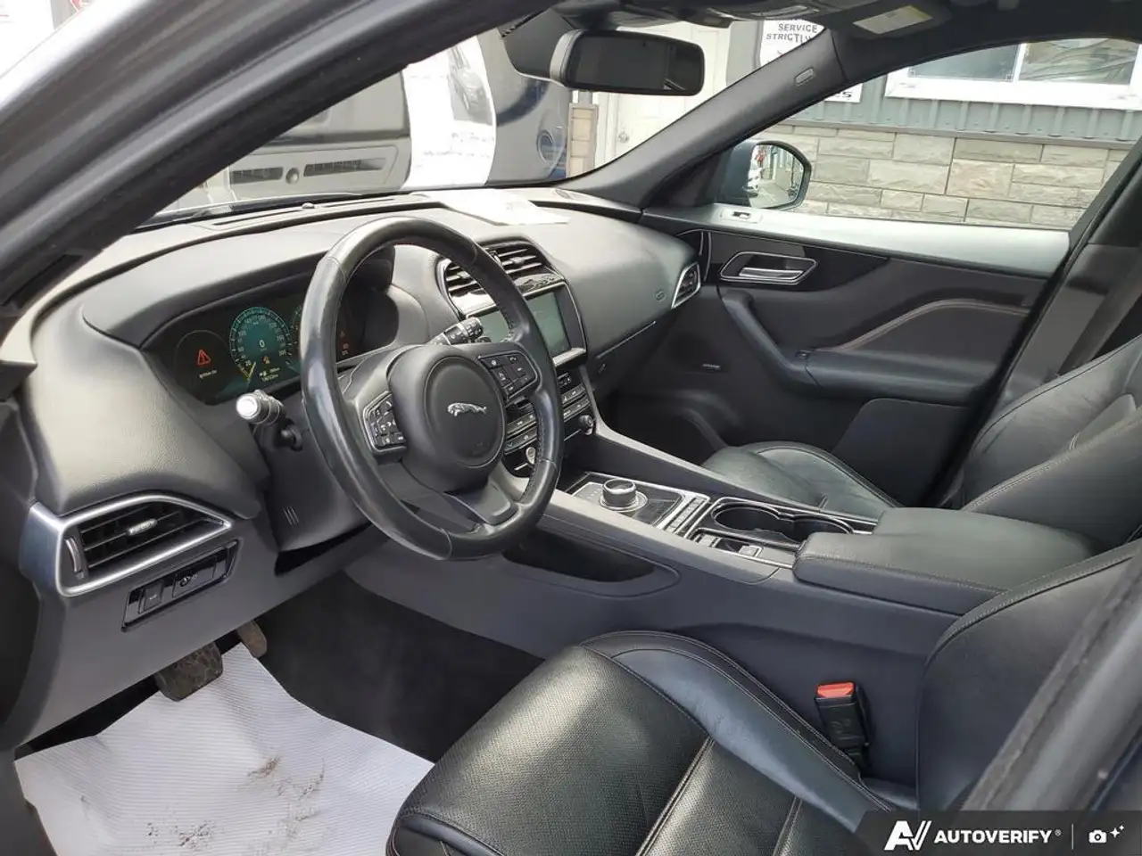 Jaguar F-Pace снимка Jaguar F-Pace