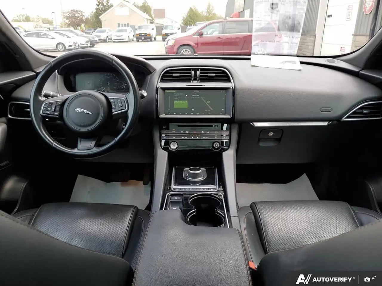 Jaguar F-Pace снимка Jaguar F-Pace
