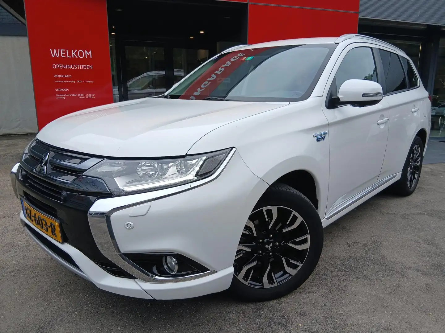 Mitsubishi Outlander 2.0 PHEV Instyle TREKHAAK 1500KG Blanc - 2