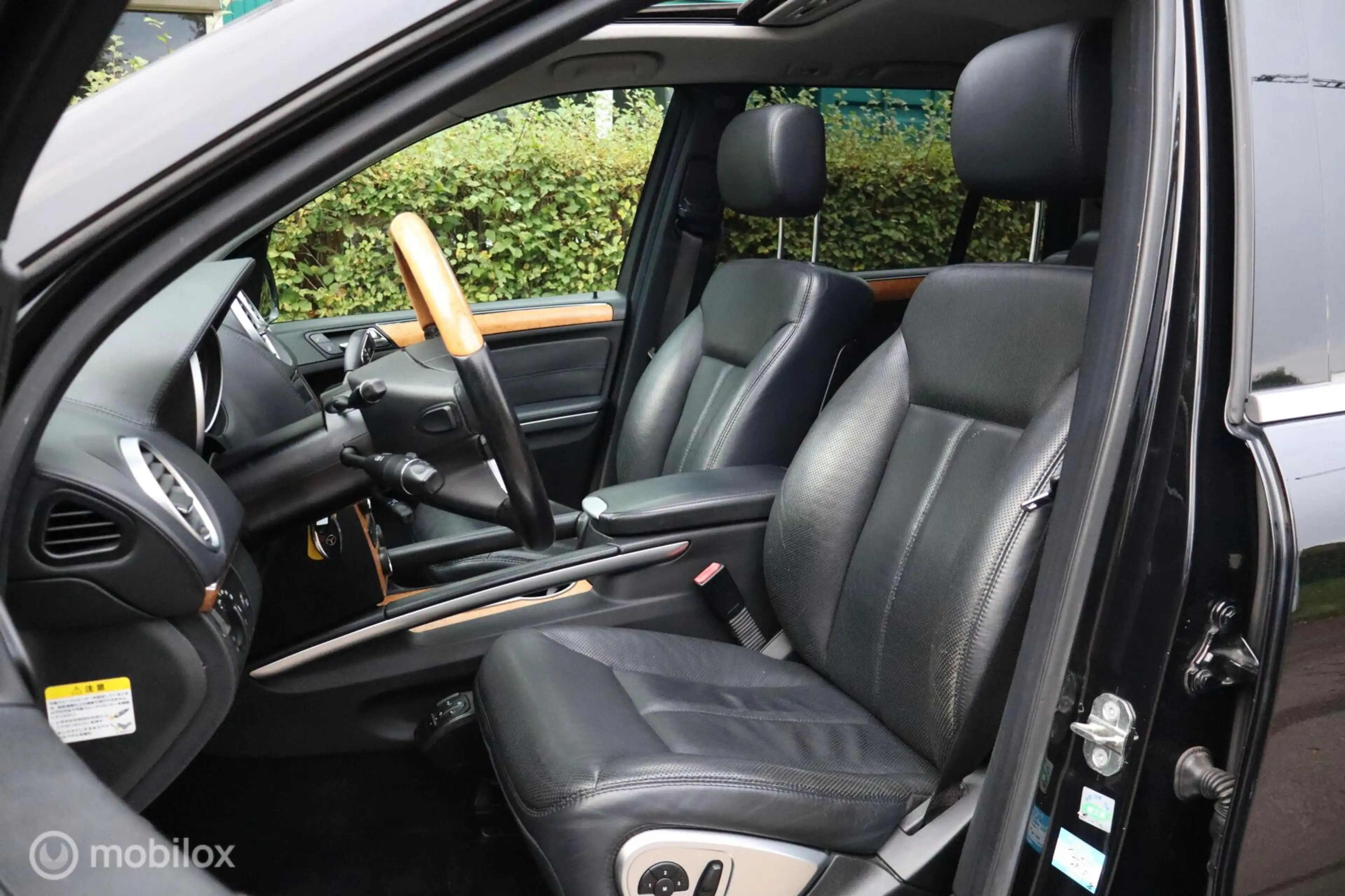 Mercedes-Benz GL 500 — photo 9