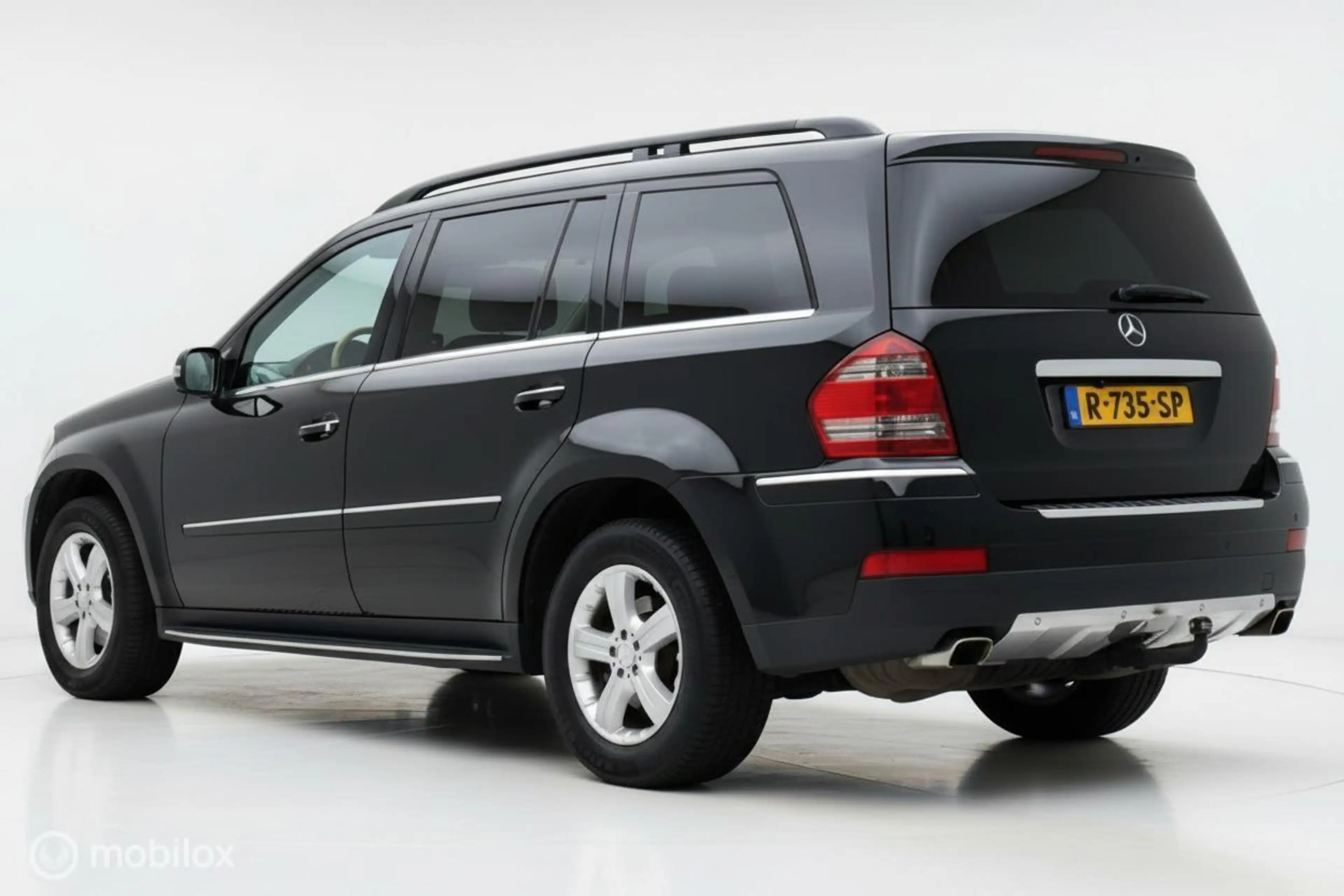 Mercedes-Benz GL 500 — photo 6