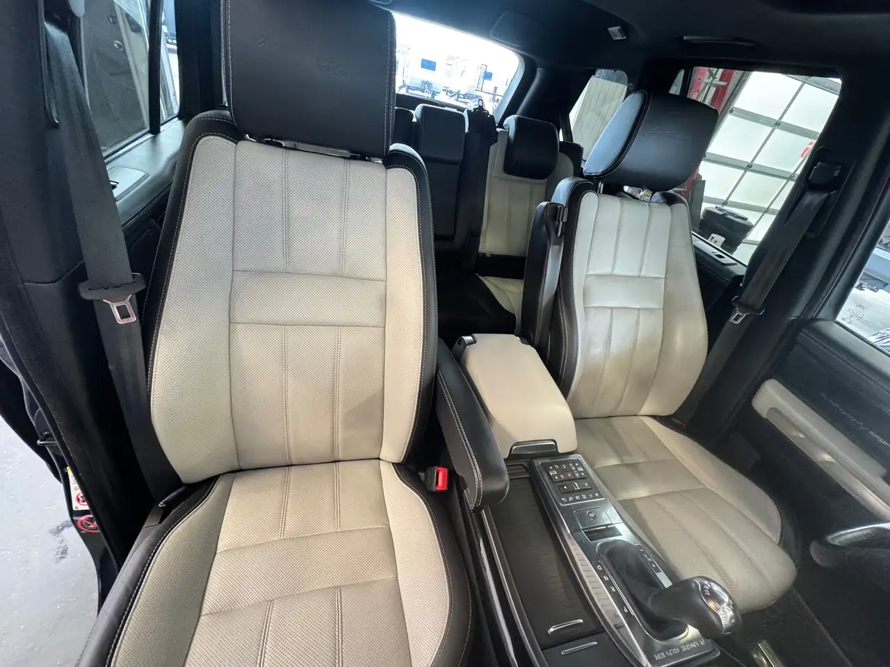 Land Rover Range Rover Sport снимка Land Rover Range Rover Sport