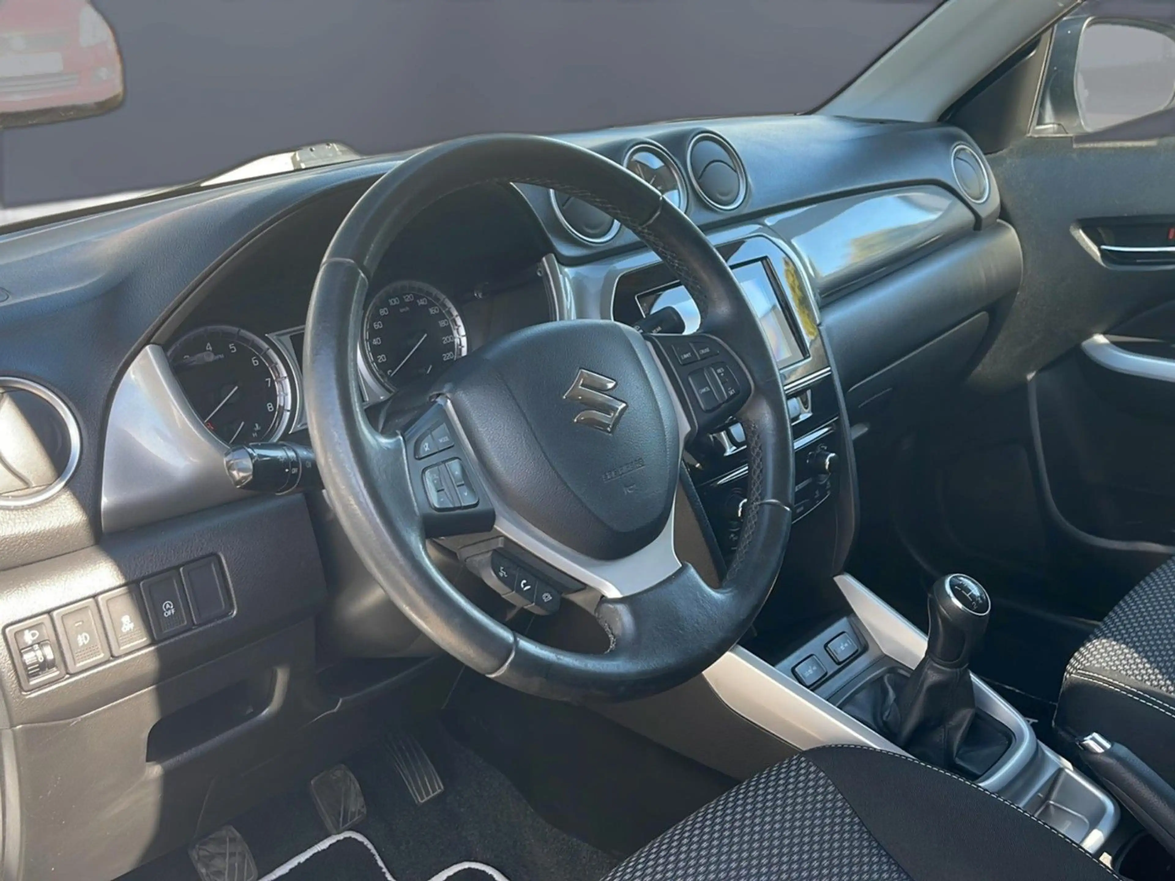 Suzuki Vitara 1.6 Comfort 4x2 — photo 10