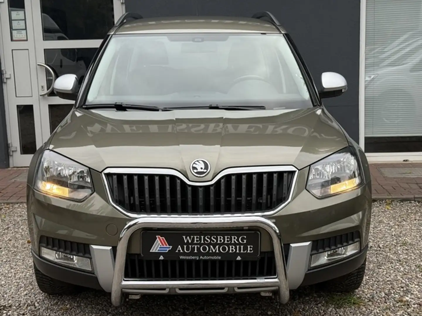 Skoda Yeti 2,0 TDI Ambition Outdoor 4x4 AHK Grün - 2