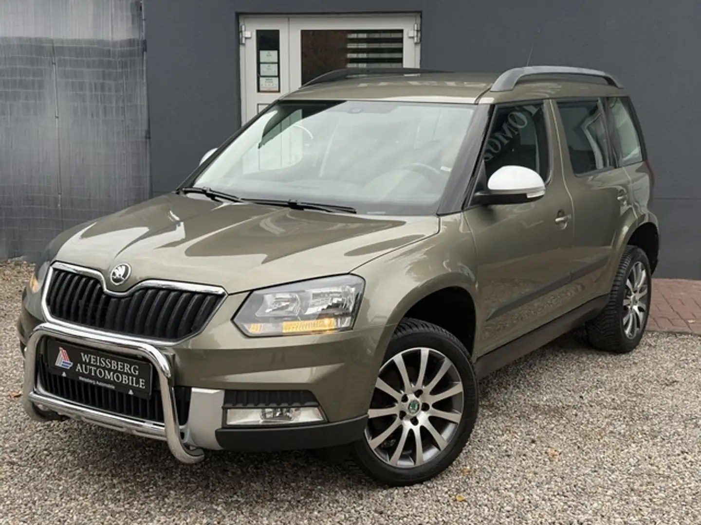Skoda Yeti 2,0 TDI Ambition Outdoor 4x4 AHK Grün - 1