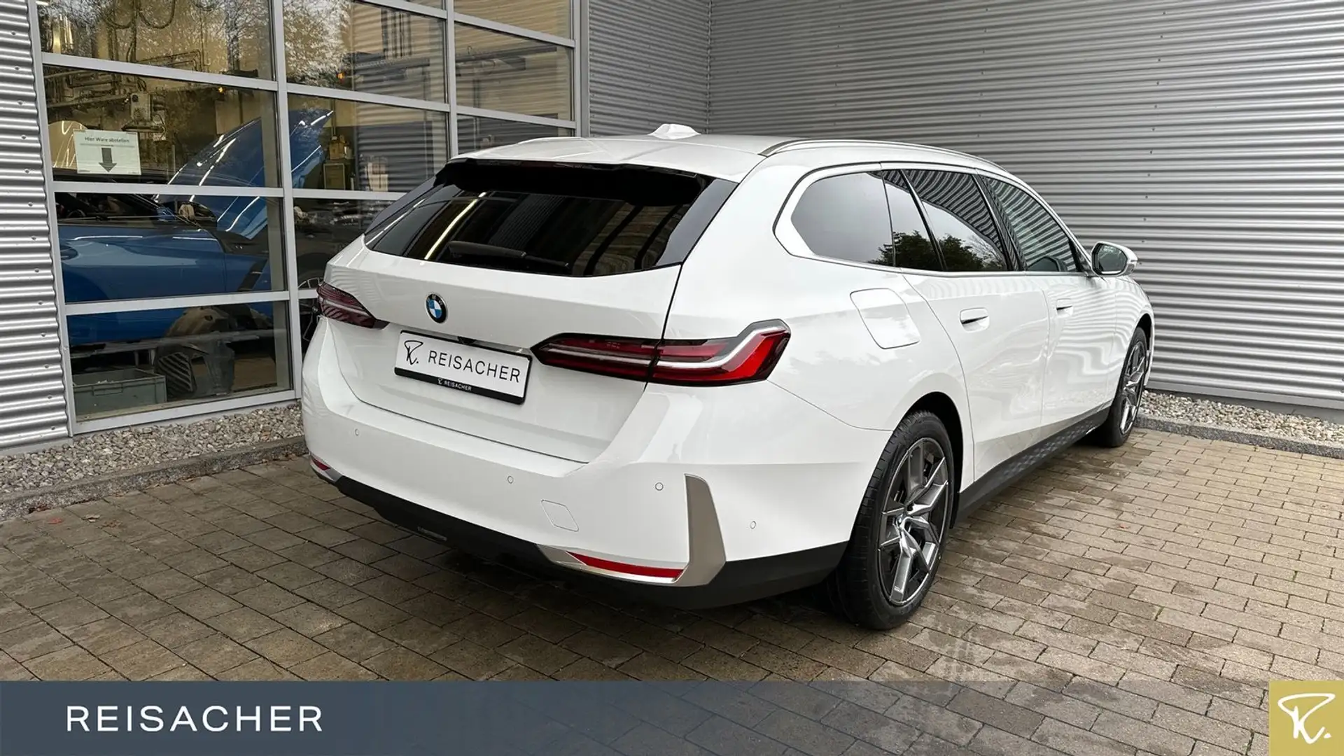 BMW 520 d A xDrive Tou AHK,DA+,Autom Weiß - 2