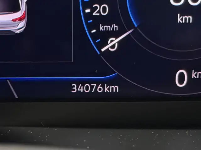 Volkswagen T-Roc view 11