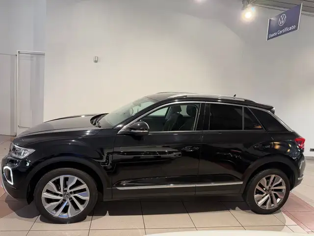 Volkswagen T-Roc view 2